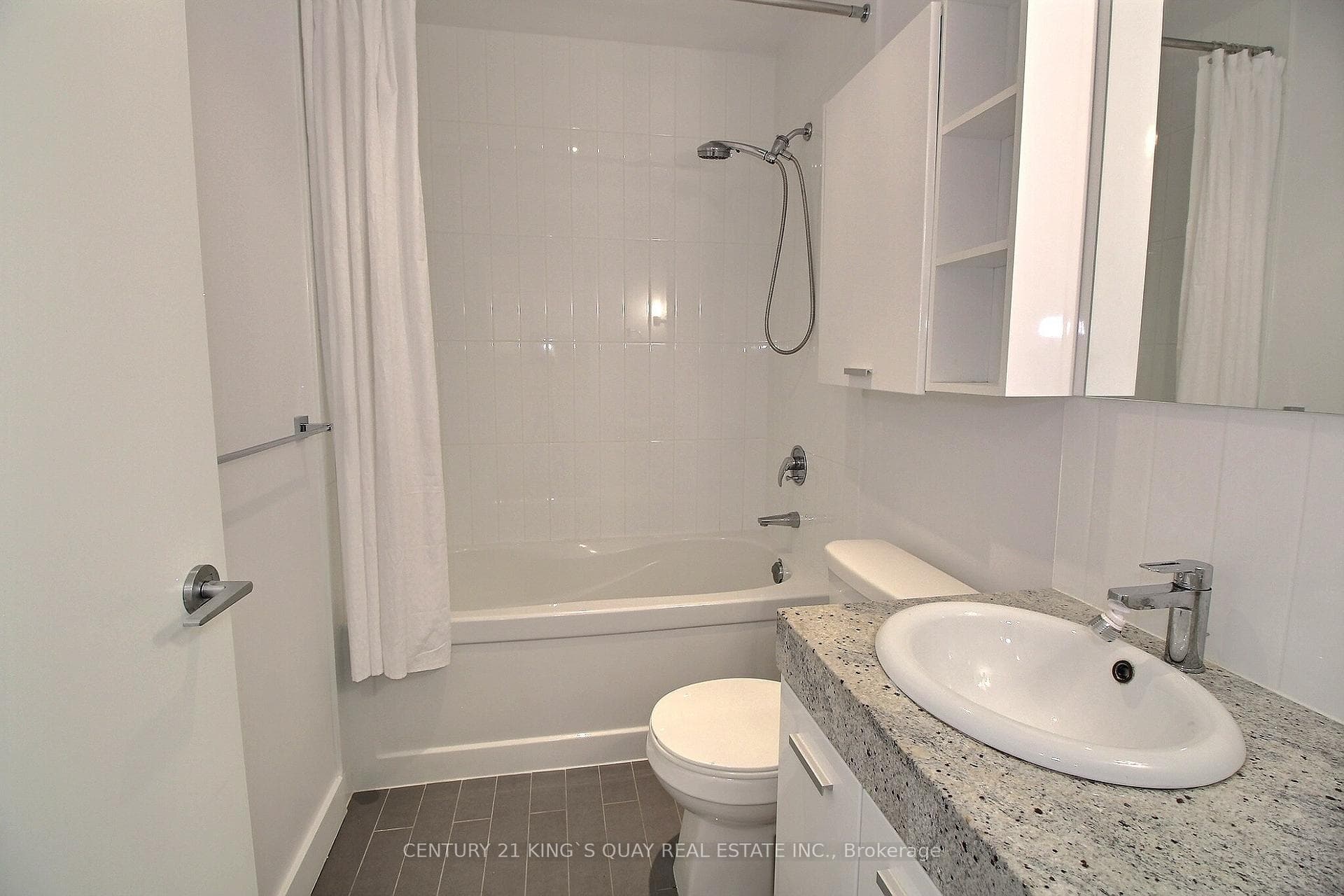 29 Singer Court Unit 2006 photo 12