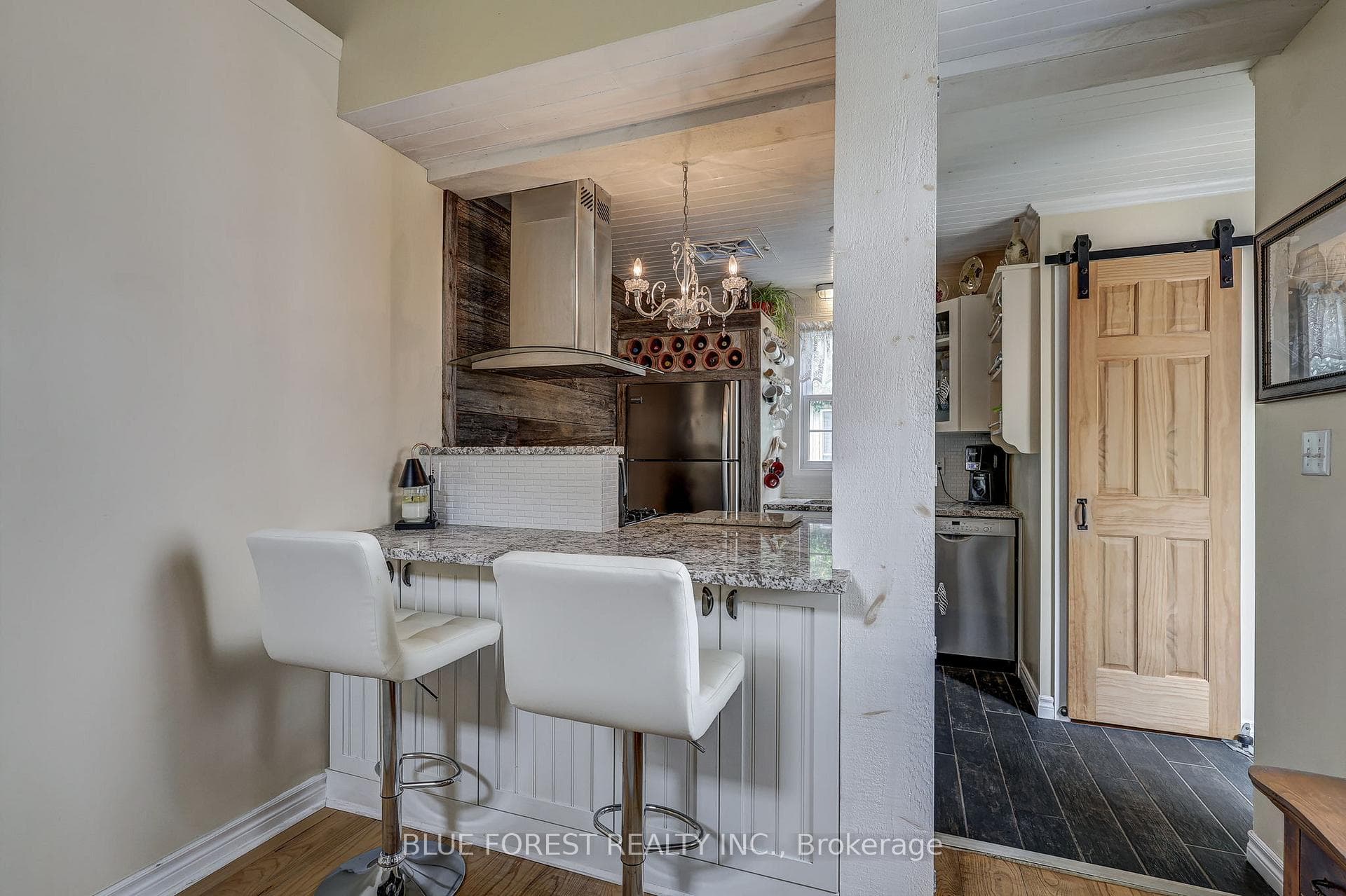 192 MITCHELL Street photo 14