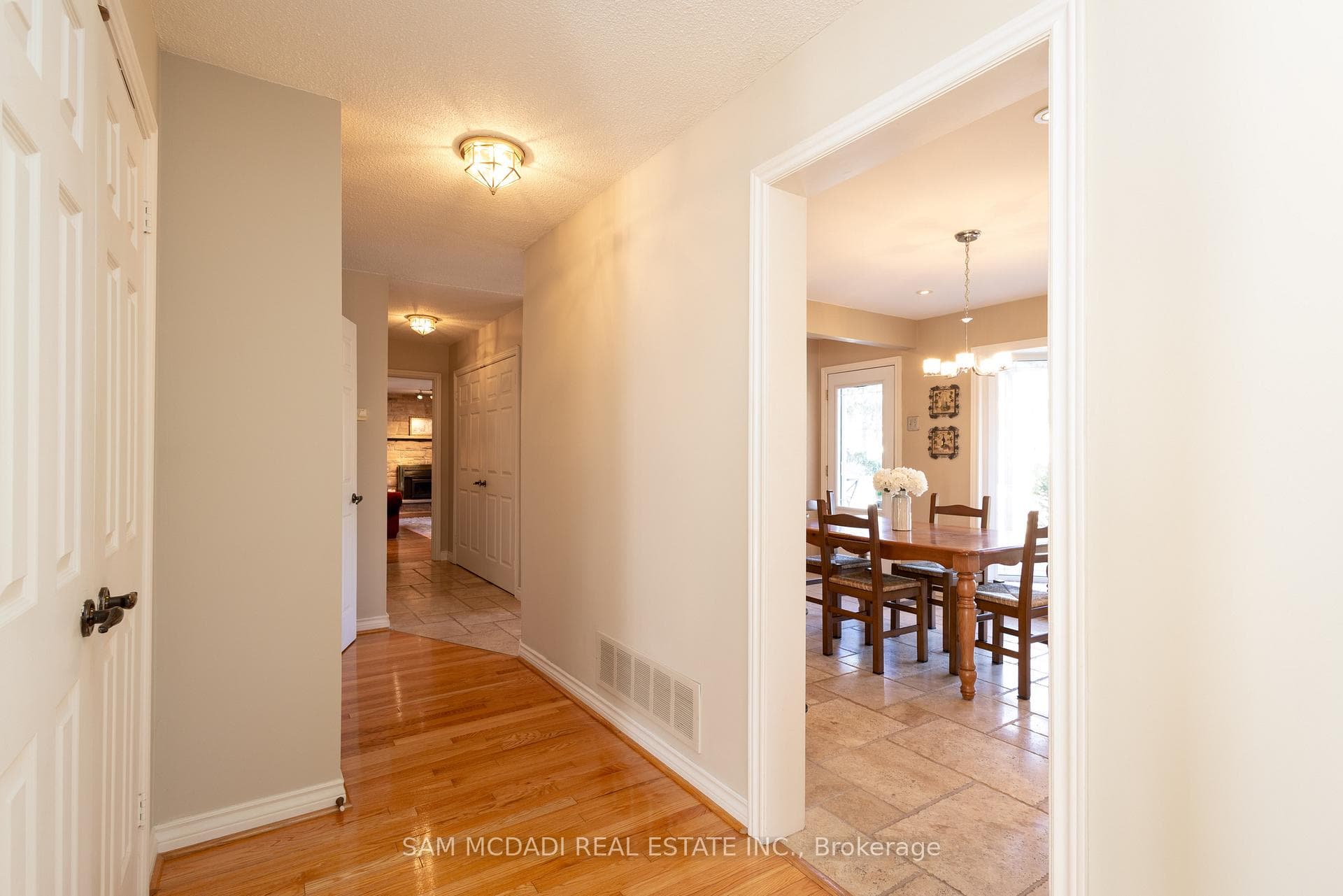 8 Huttonville Drive photo 26
