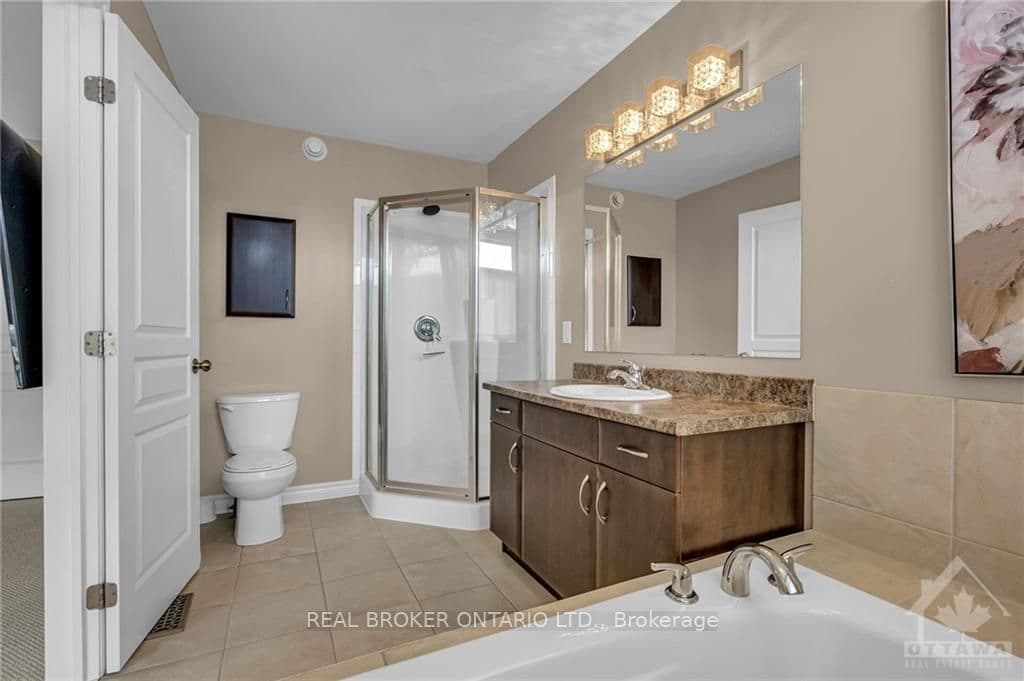63 NUTTING Crescent photo 17