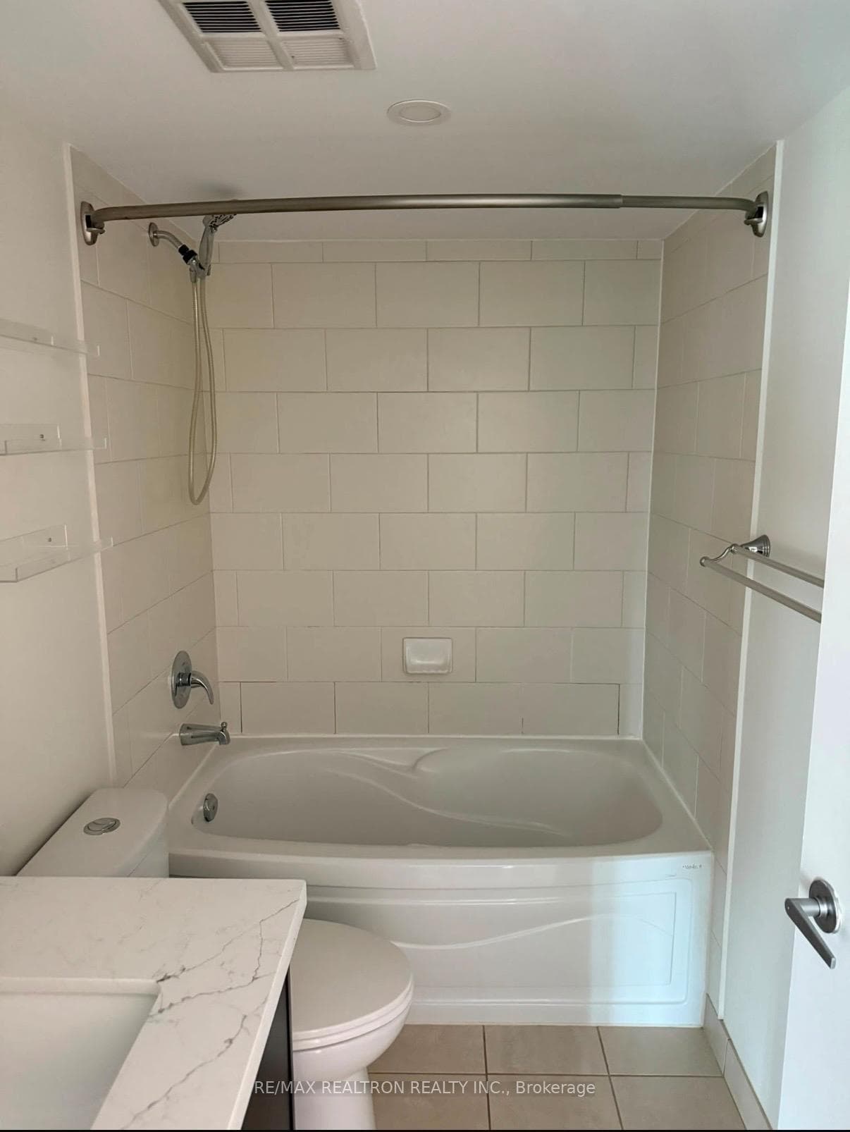 81 Navy Wharf Court Unit 2206 photo 9