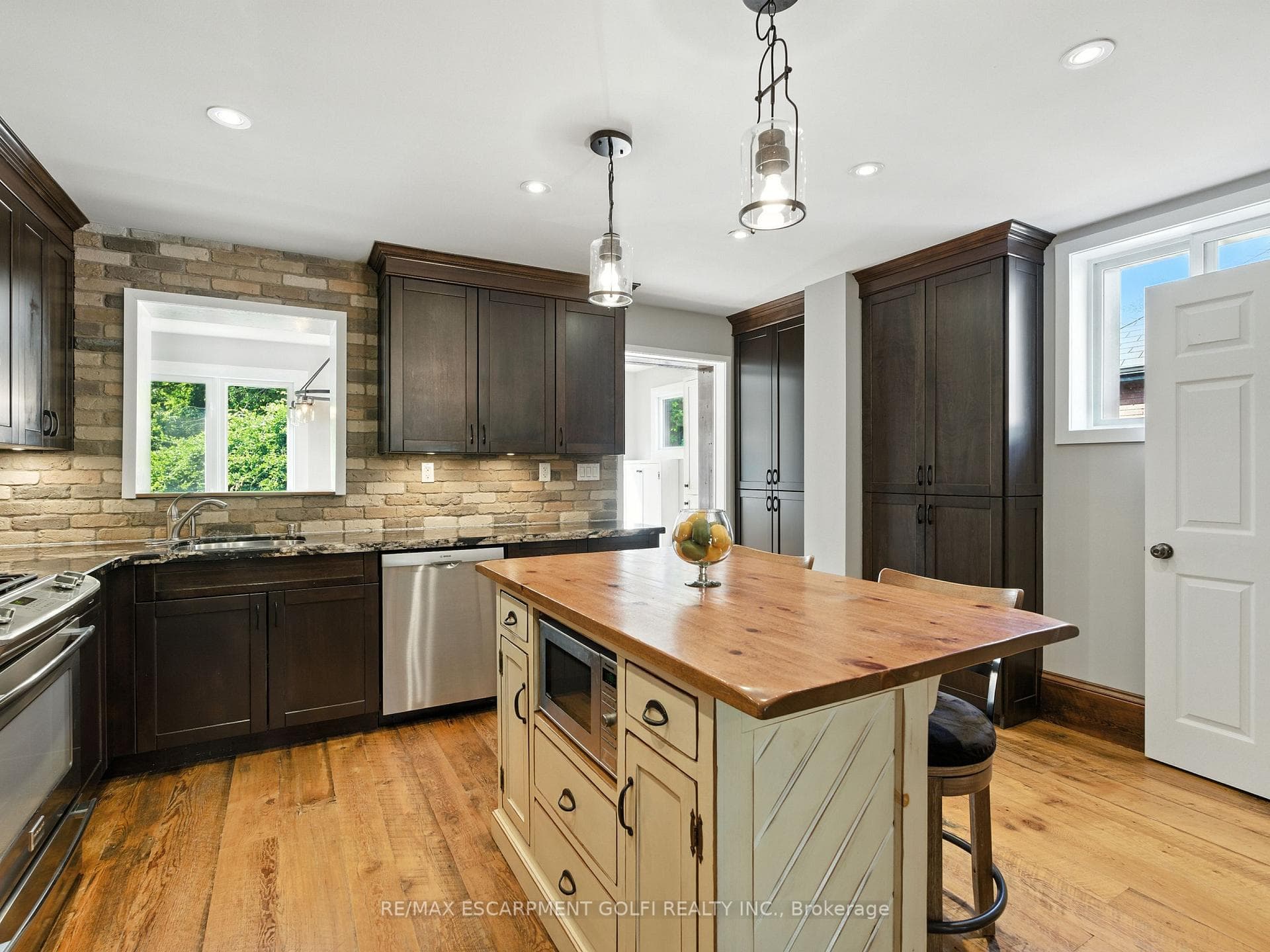 284 Cumberland Avenue photo 9
