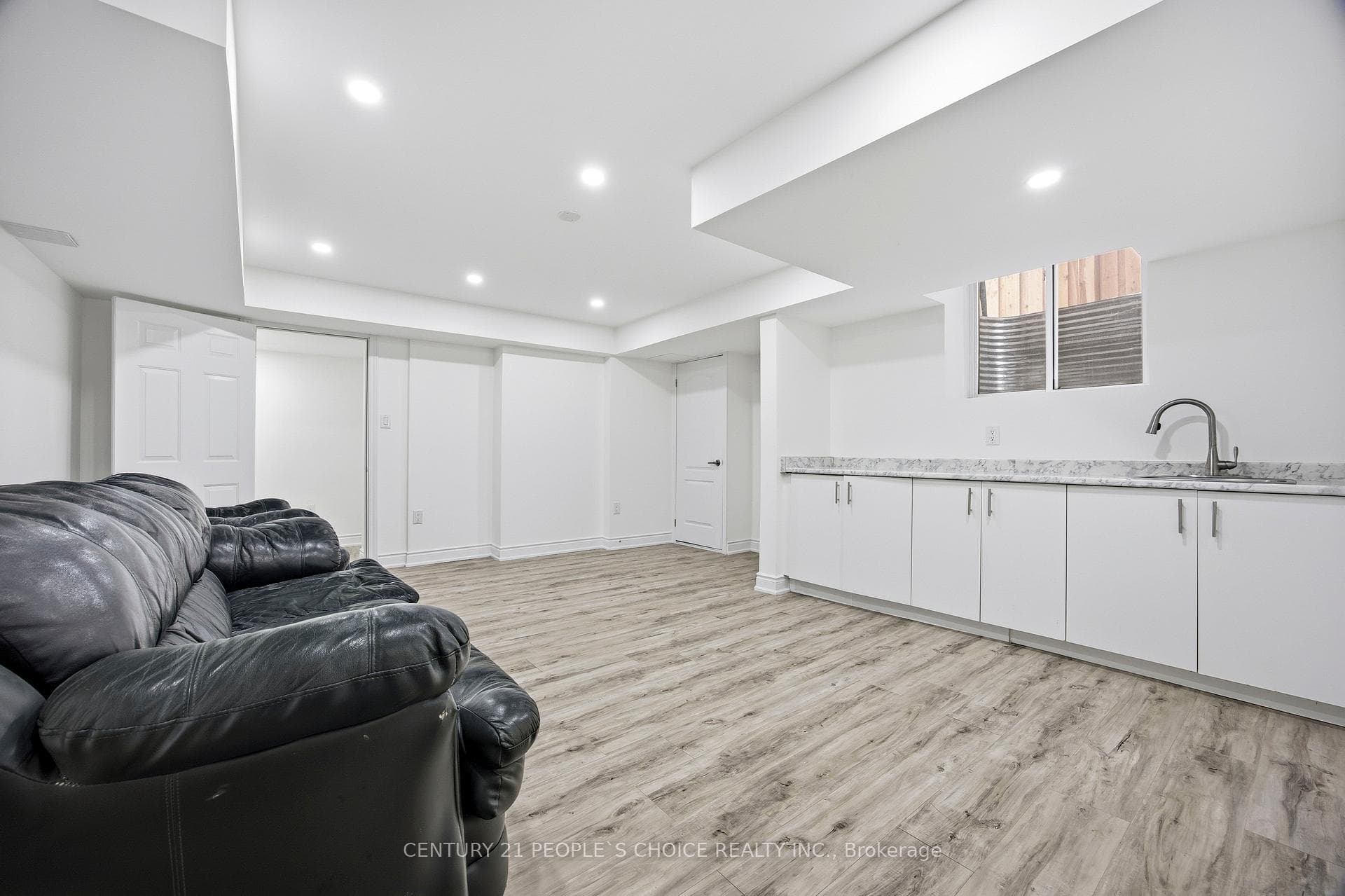 16 Bucksaw Street photo 32