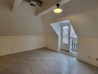 129 Walmer Road Unit 4 Loft photo 6