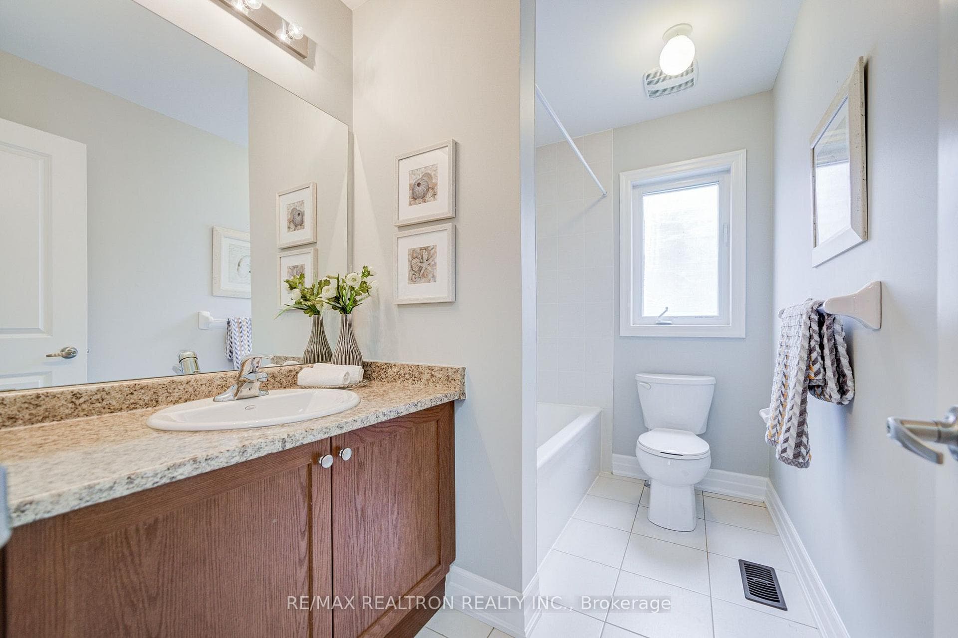 48 Robert Wilson Crescent photo 36