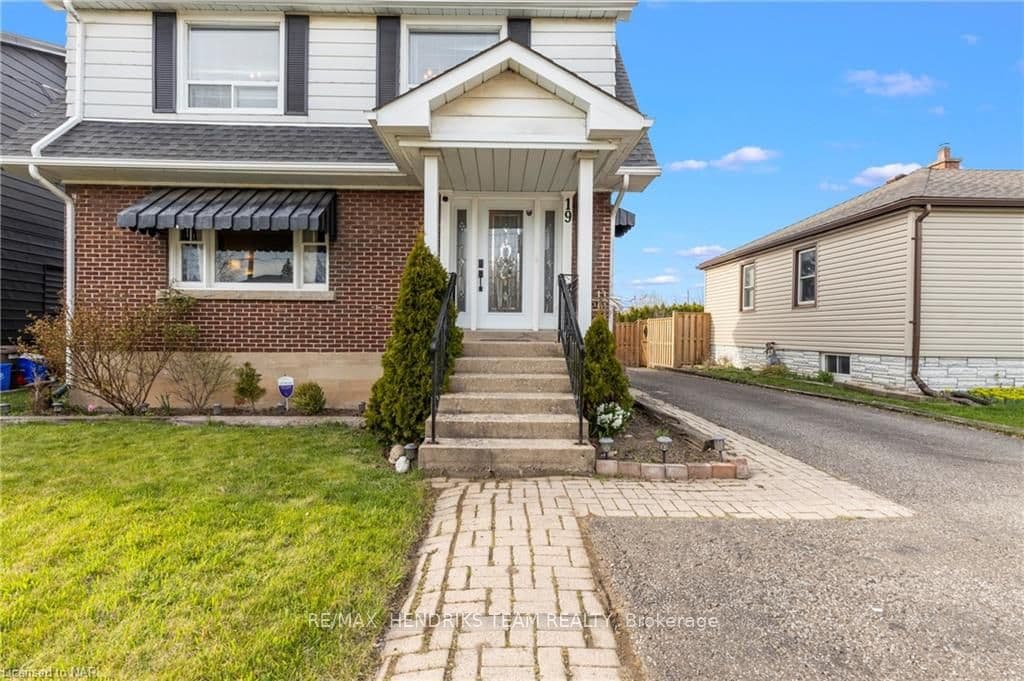 19 FAIRBURN Avenue photo 4