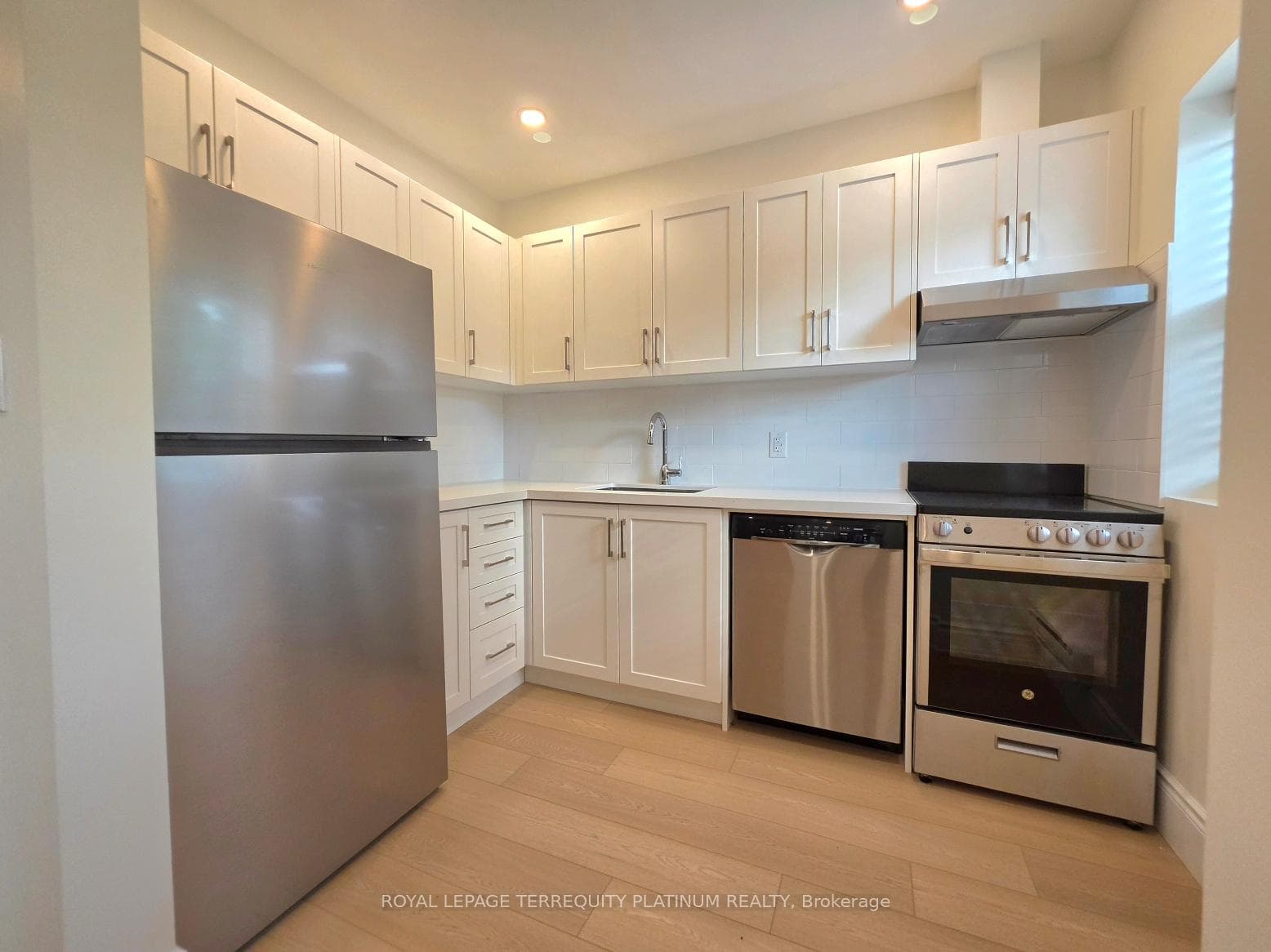 11 Beaconsfield Avenue Unit 4/ 2nd Floor photo 11