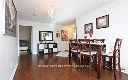 8 Park Road Unit 2012 photo 3