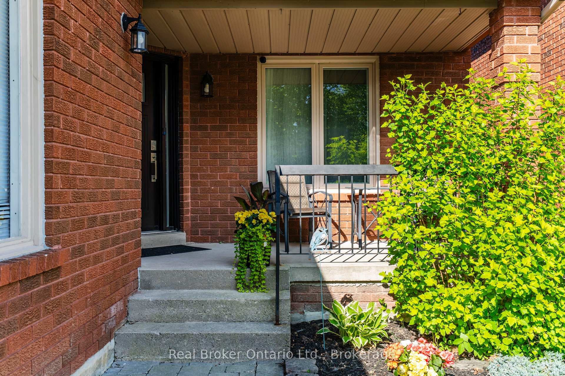 94 Golden Meadow Road photo 2