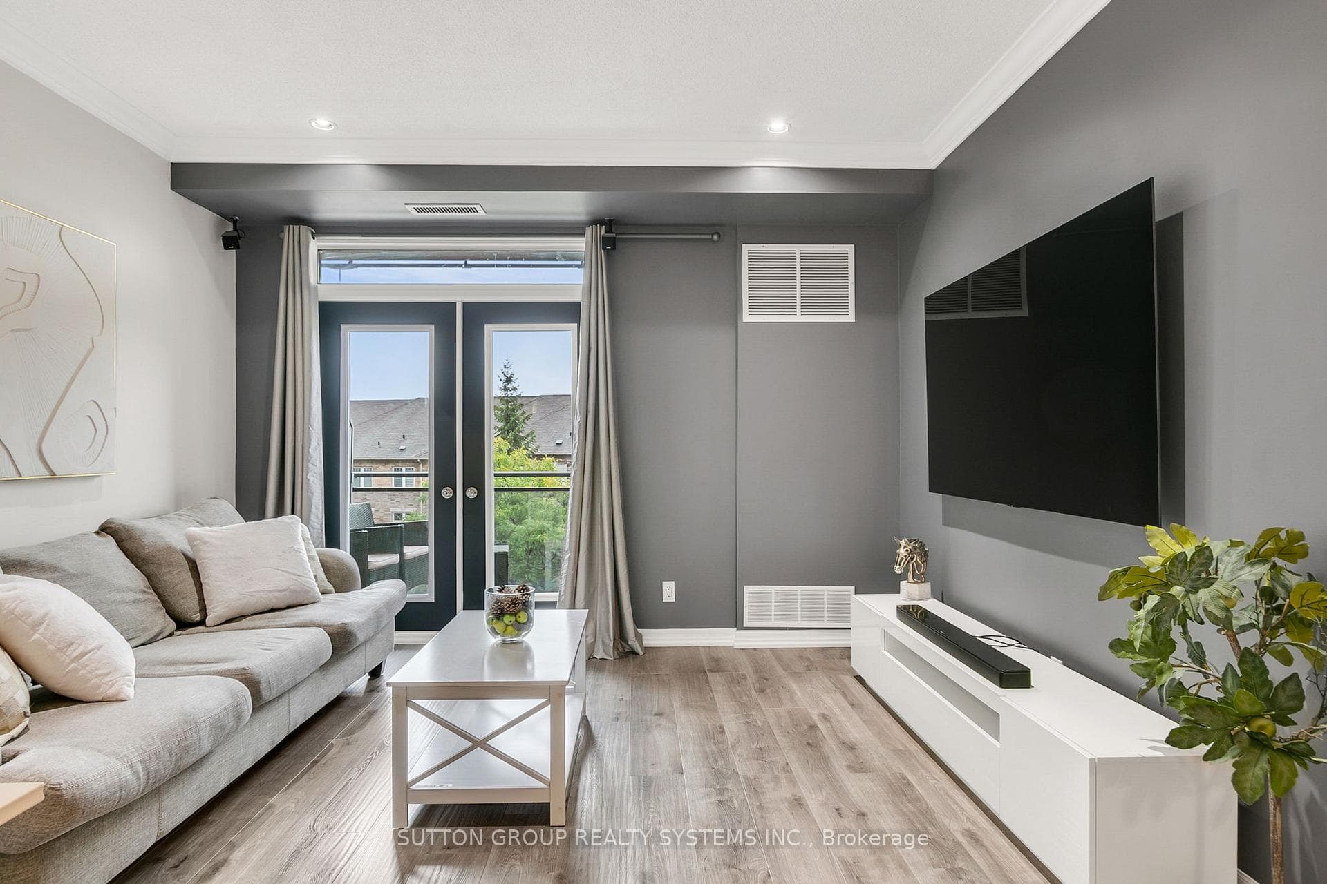 245 Dalesford Road Unit 303 photo 4