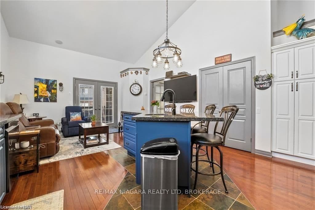 44 VANSICKLE Road photo 8
