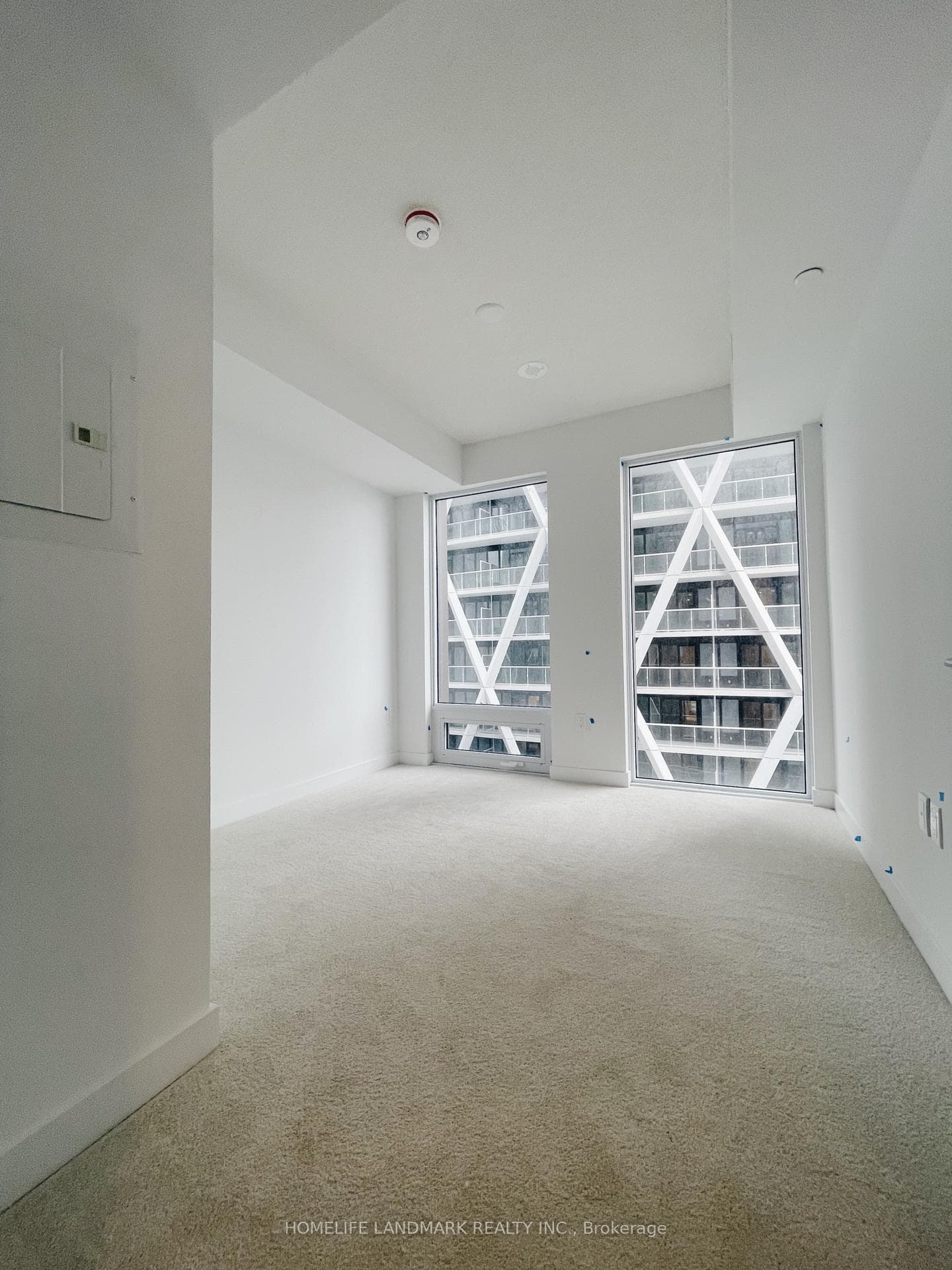 238 Simcoe Street Unit 2007 photo 9