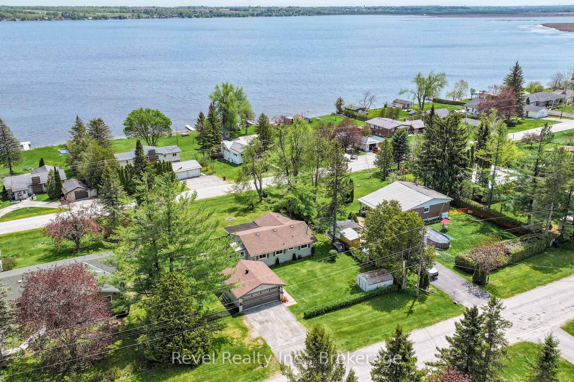 133 Victoria Drive photo 4