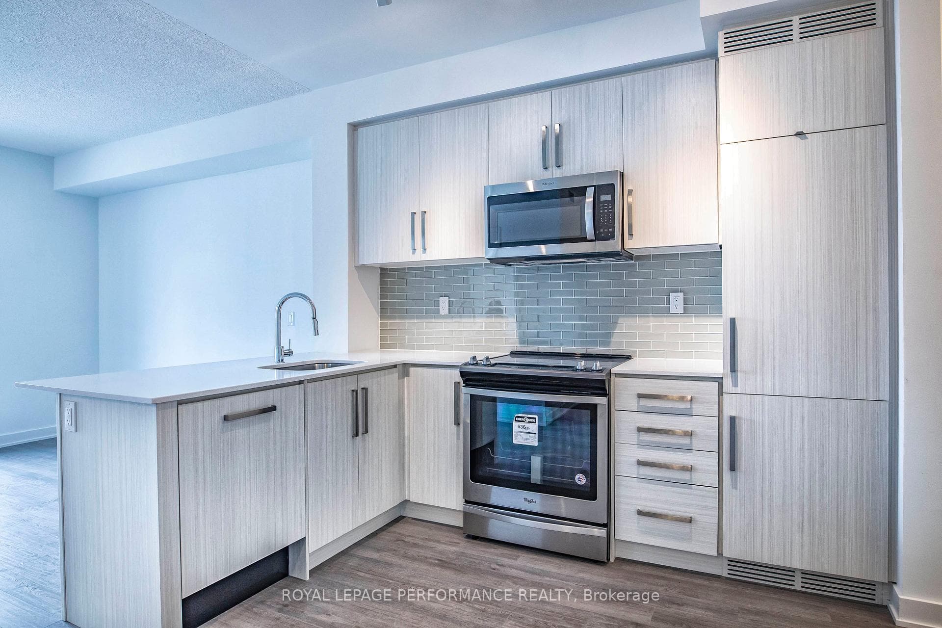 5180 Yonge Street Unit 1006 photo 5