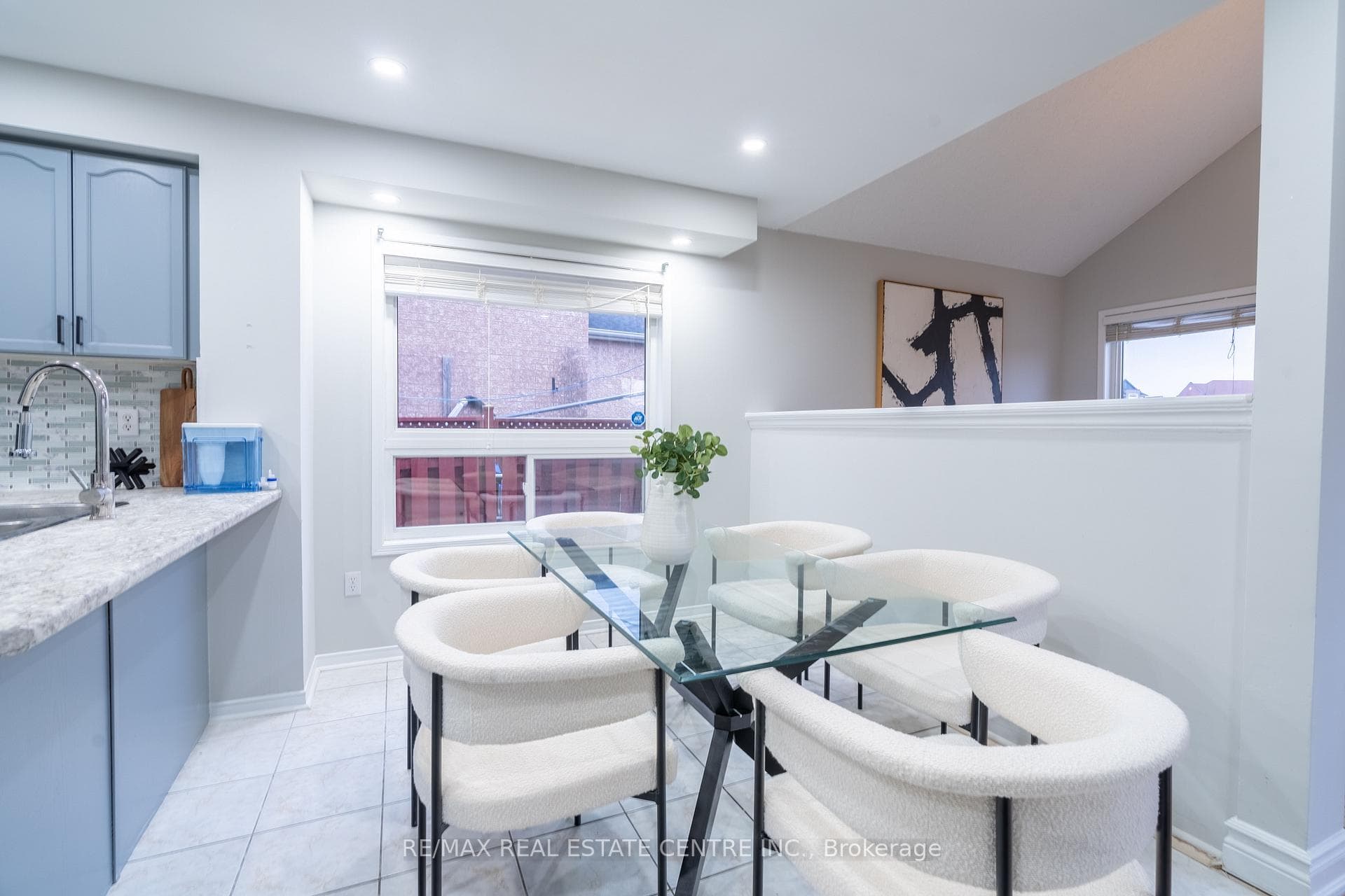 15 Applegrove Court photo 10
