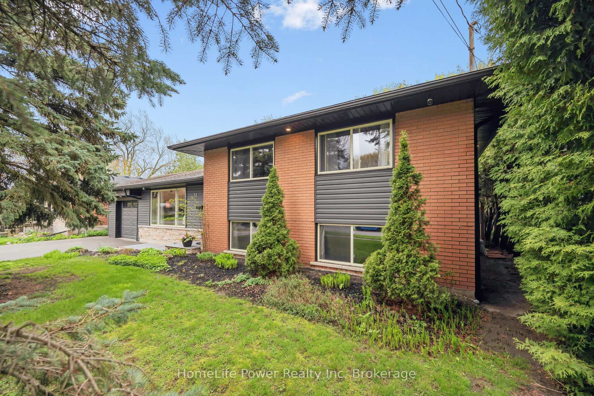38 Balmoral Drive photo 1