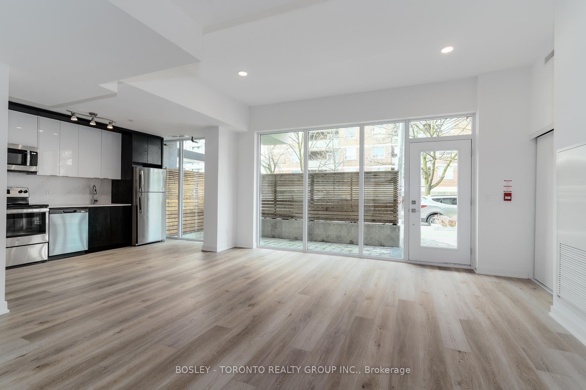 3 Cardiff Road Unit 106 photo 6