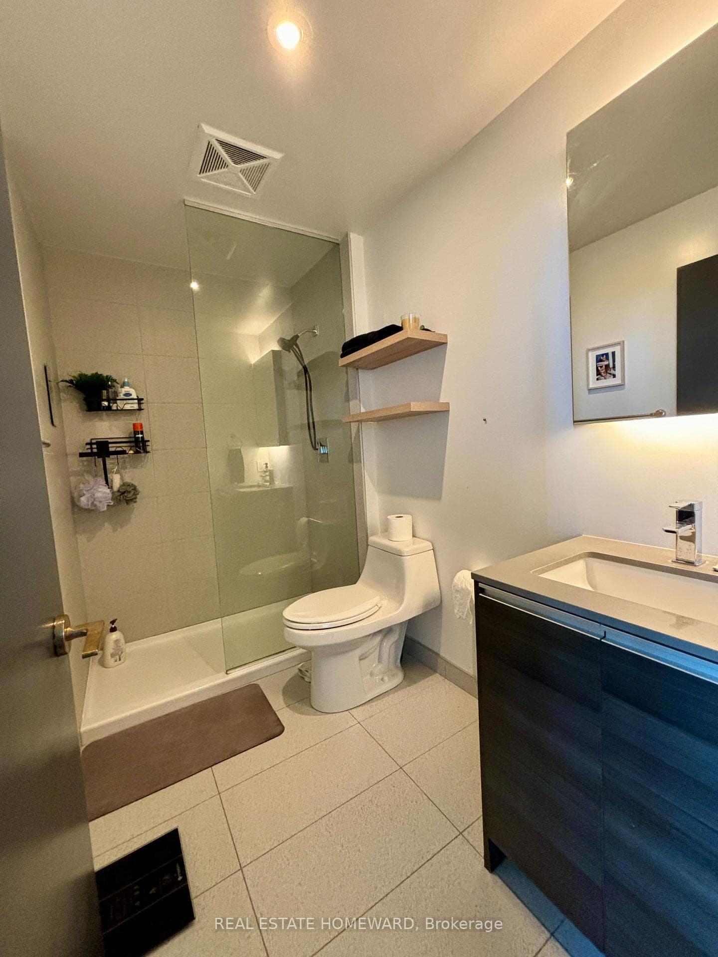 1190 Dundas Street Unit 1010 photo 5