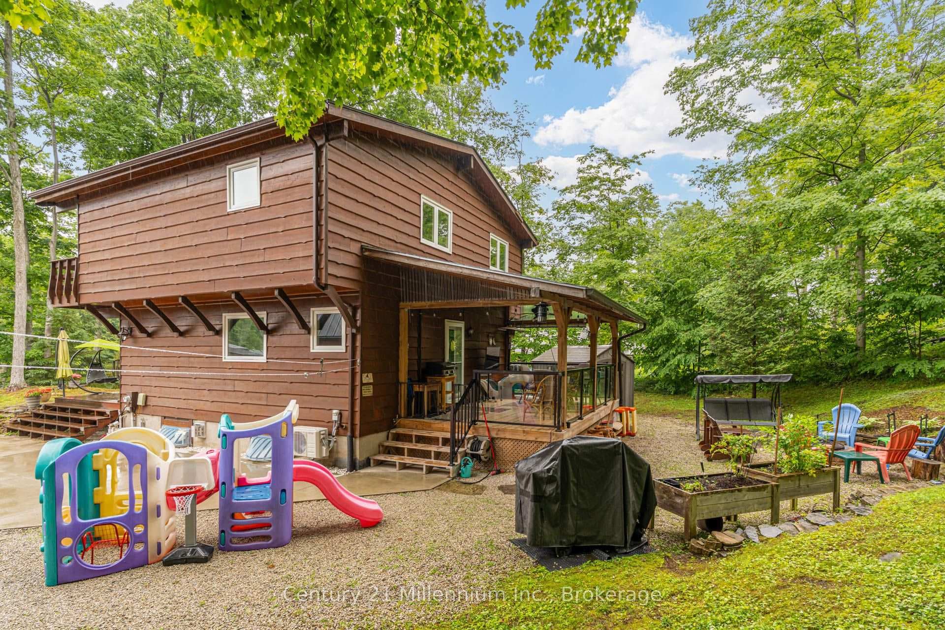 446 Manley Crescent photo 37
