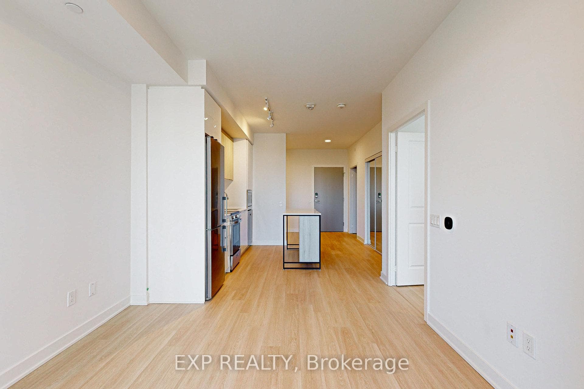 Living and Kitchen 2