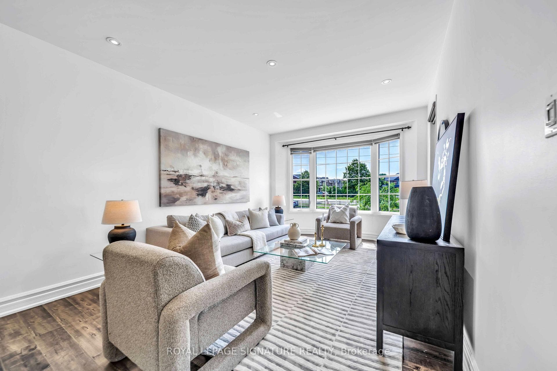 81 Bulmer Crescent photo 3