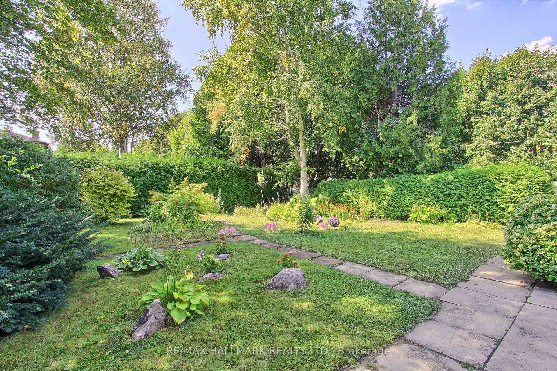 4 Corbett Crescent photo 38