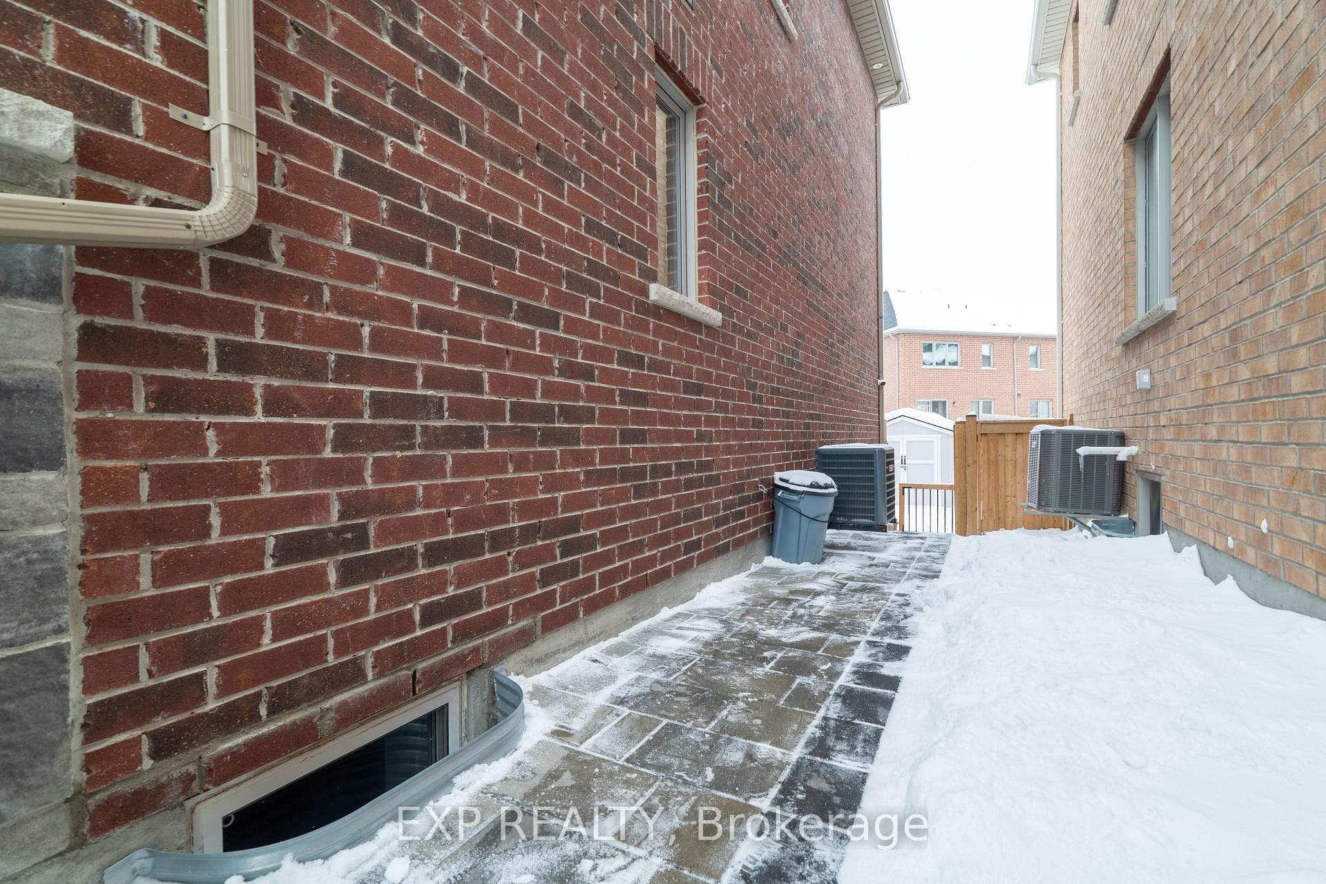 Side walkway