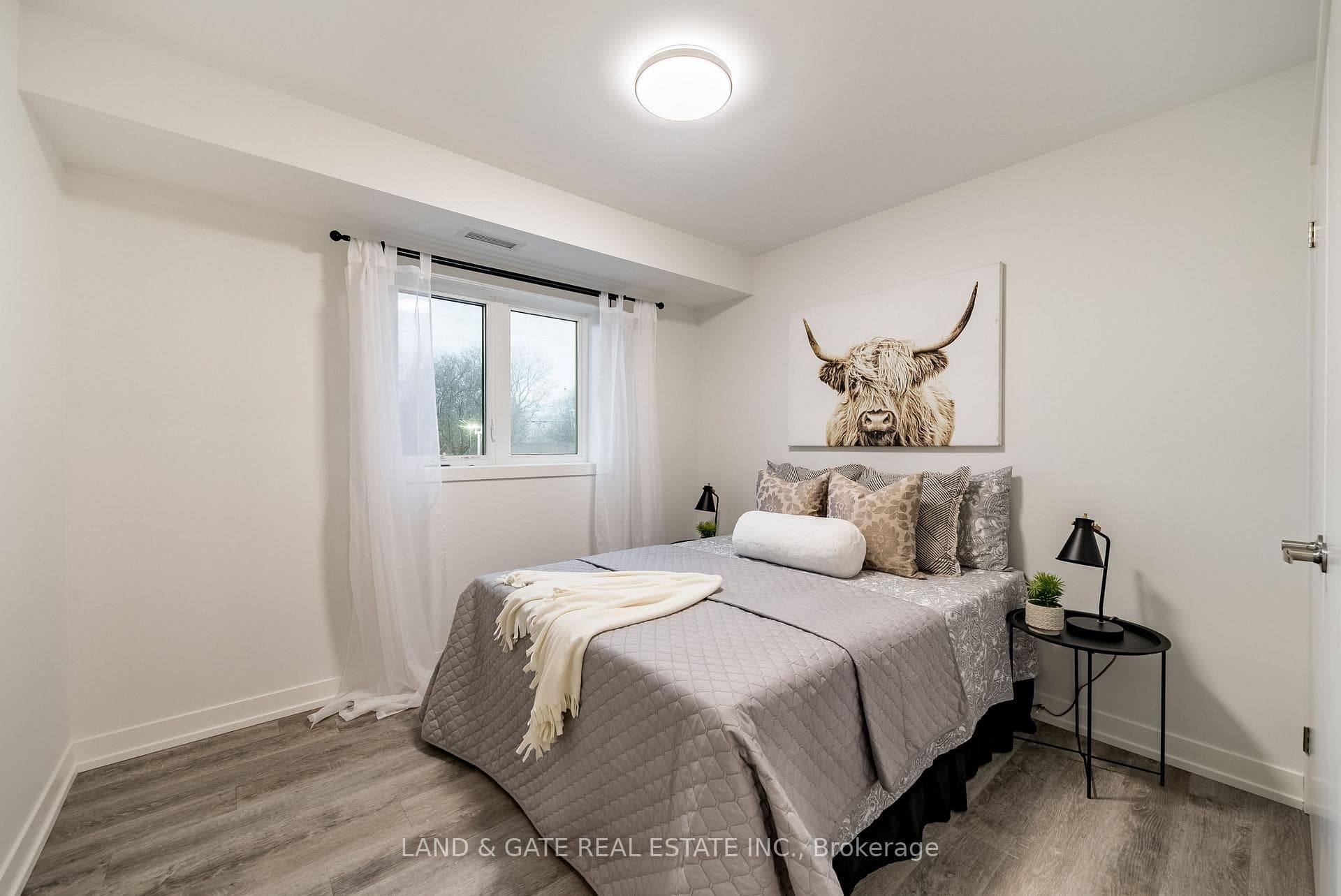 976 Simcoe Street Unit 509 photo 15