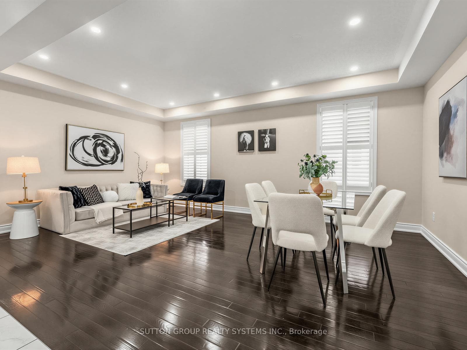 Live and Entertain area