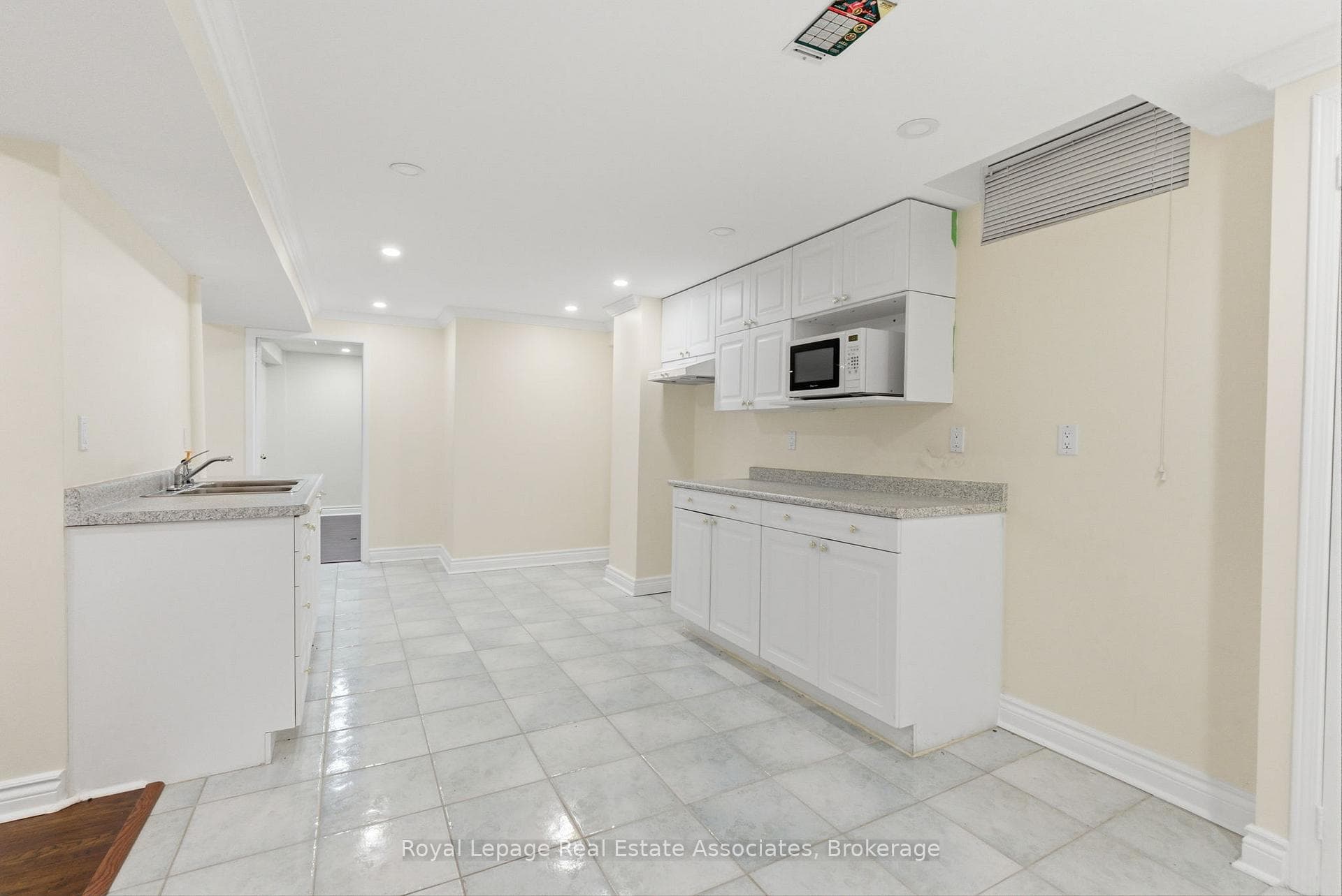 17 Walden Street photo 40