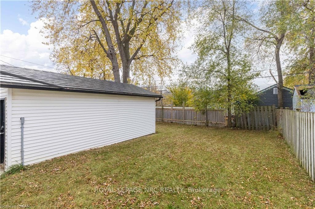 305 Lincoln Street photo 20