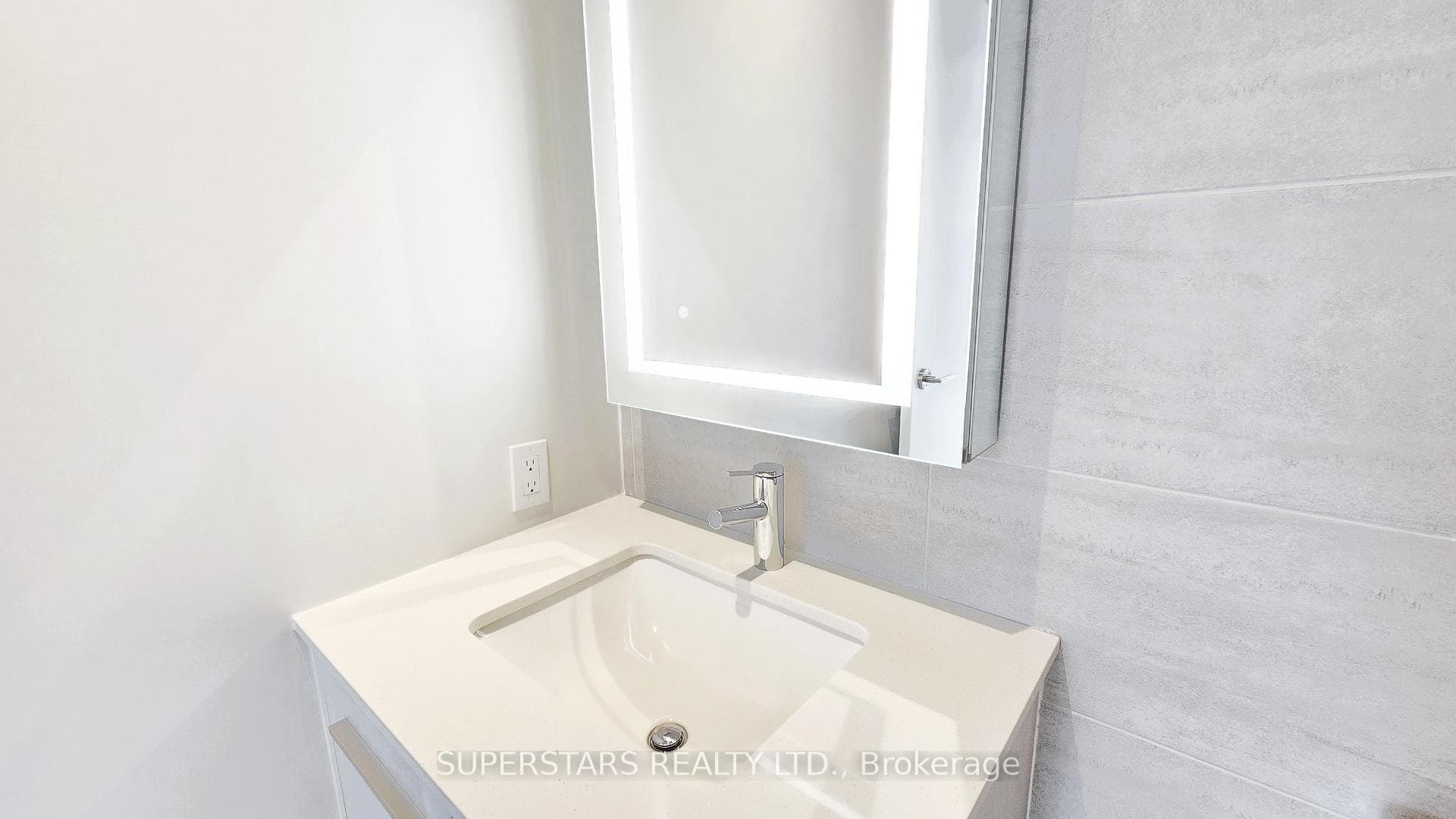 8 Cumberland Street Unit 4303 photo 9