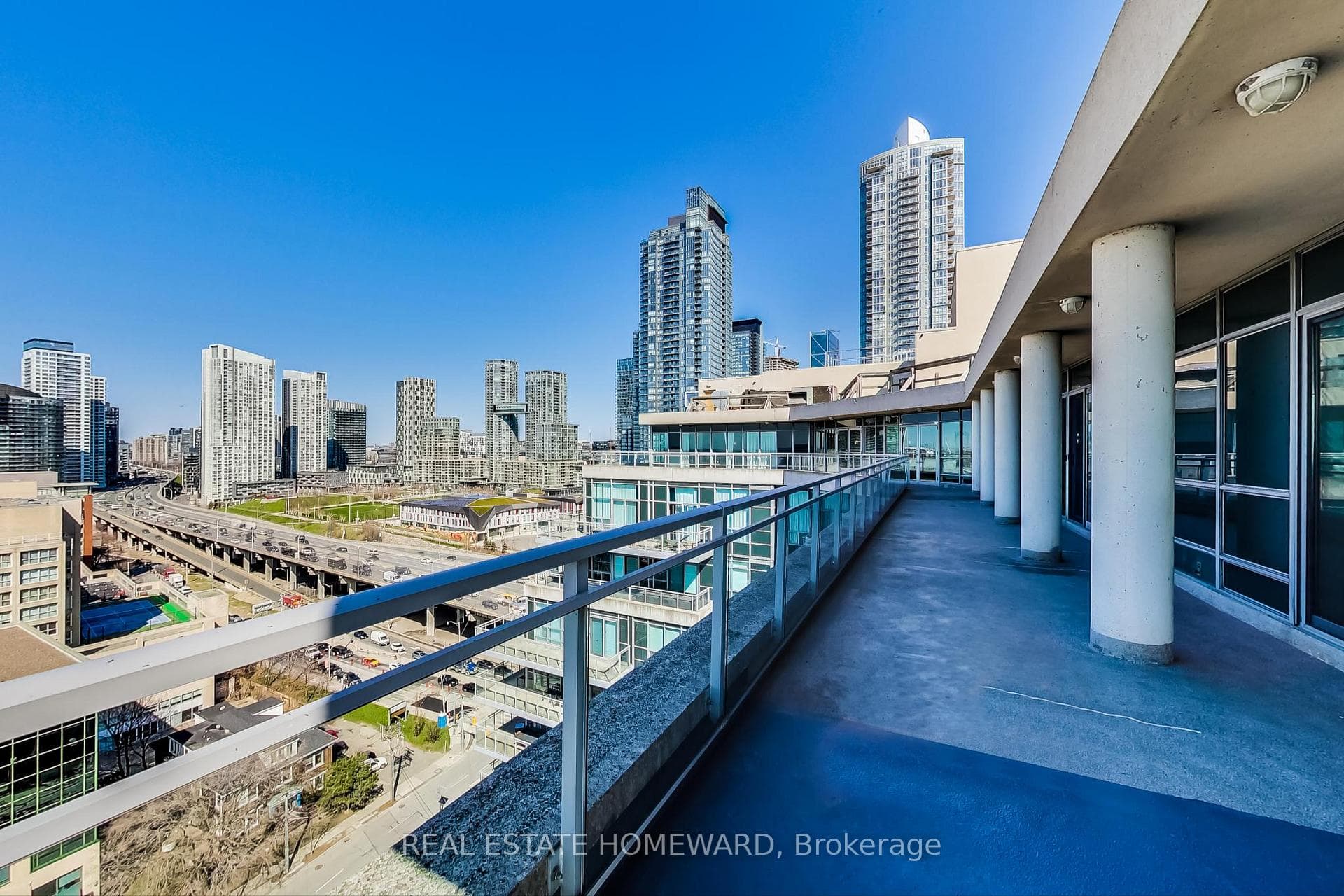 410 Queens Quay Unit 616 photo 36