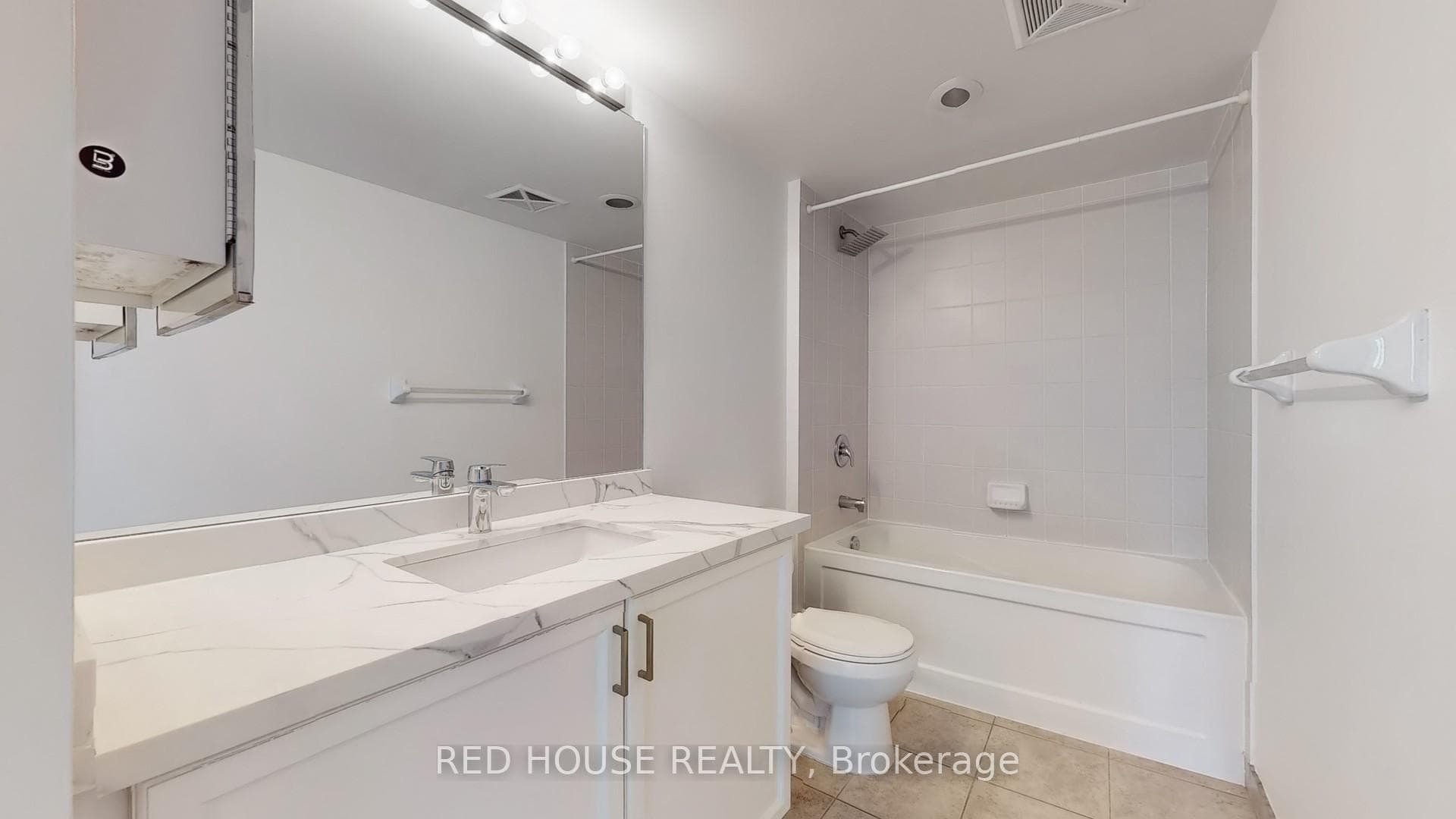 19 Grand Trunk Crescent Unit 1810 photo 17