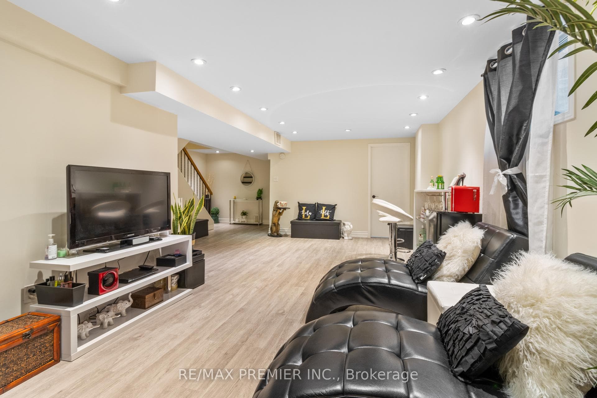 26 Ecclestone Drive photo 23