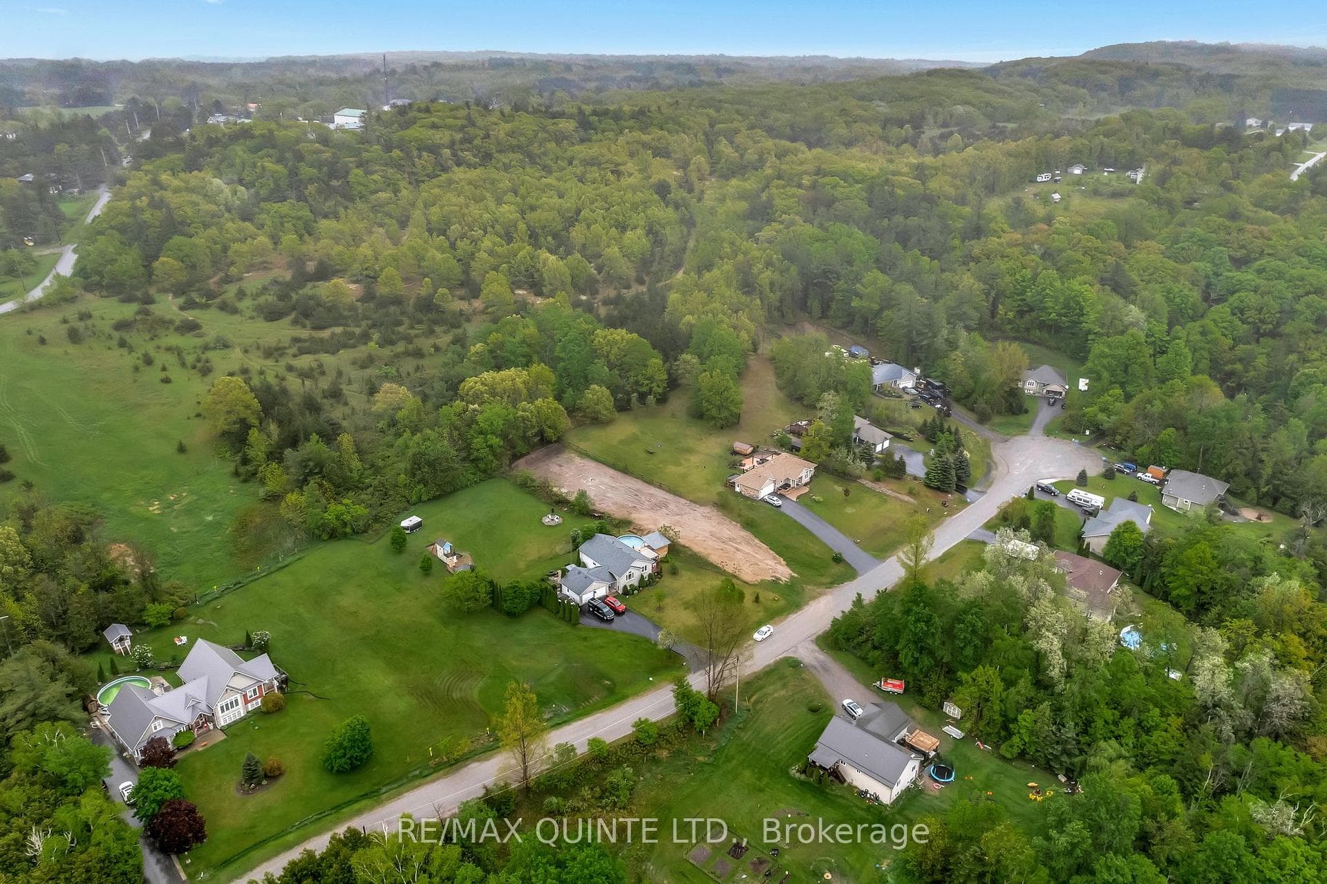 43 DEERFIELD Drive photo 5