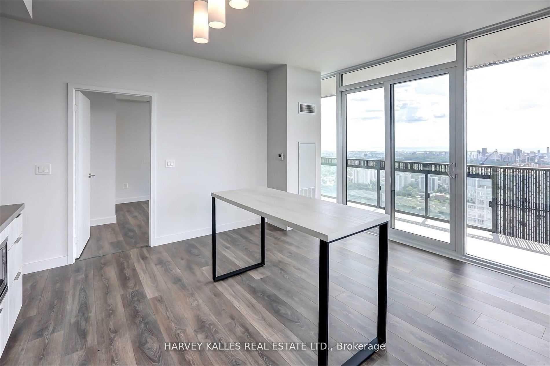 8 Eglinton Avenue Unit 5202 photo 9