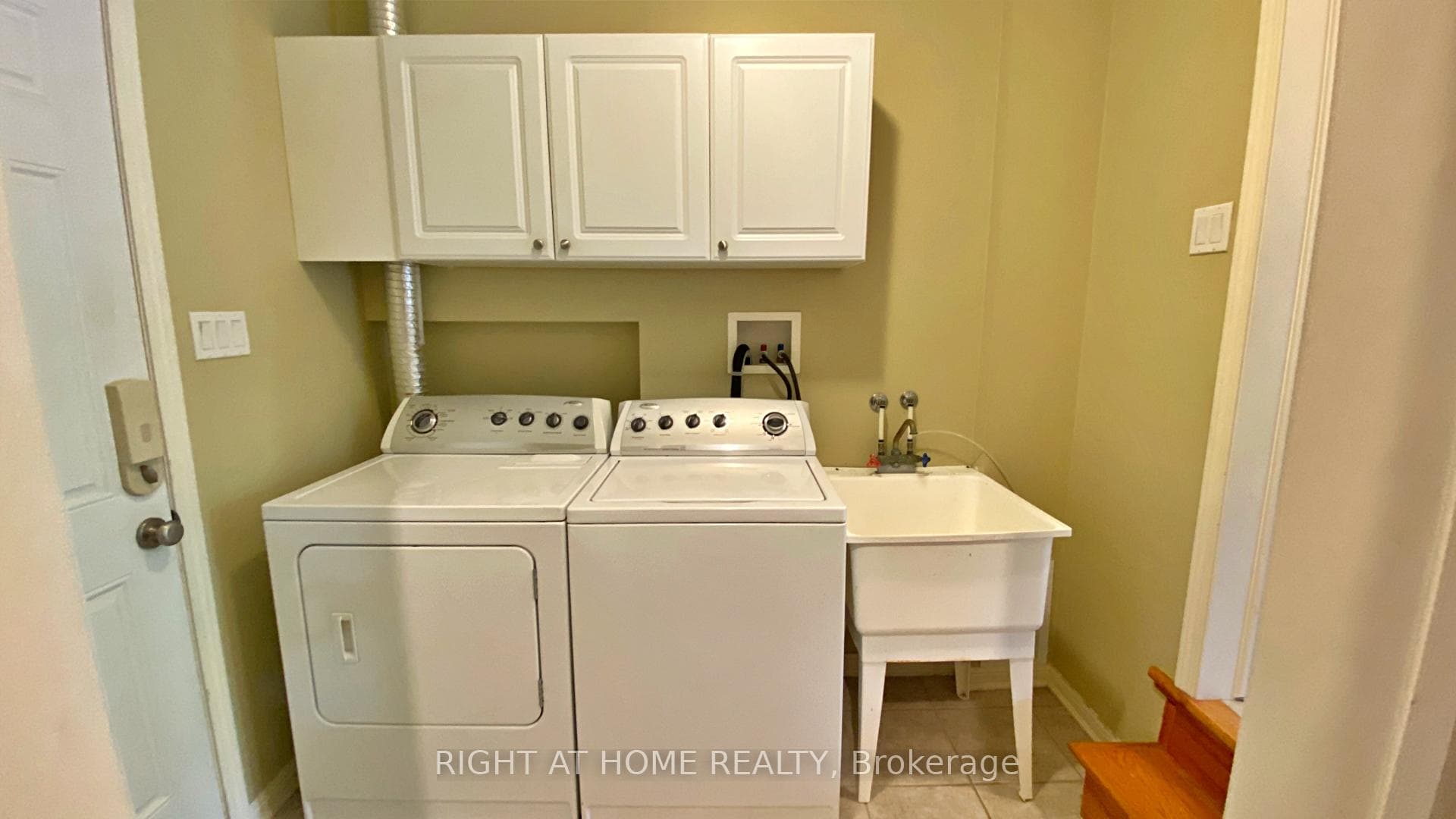 664 Holly Avenue photo 9