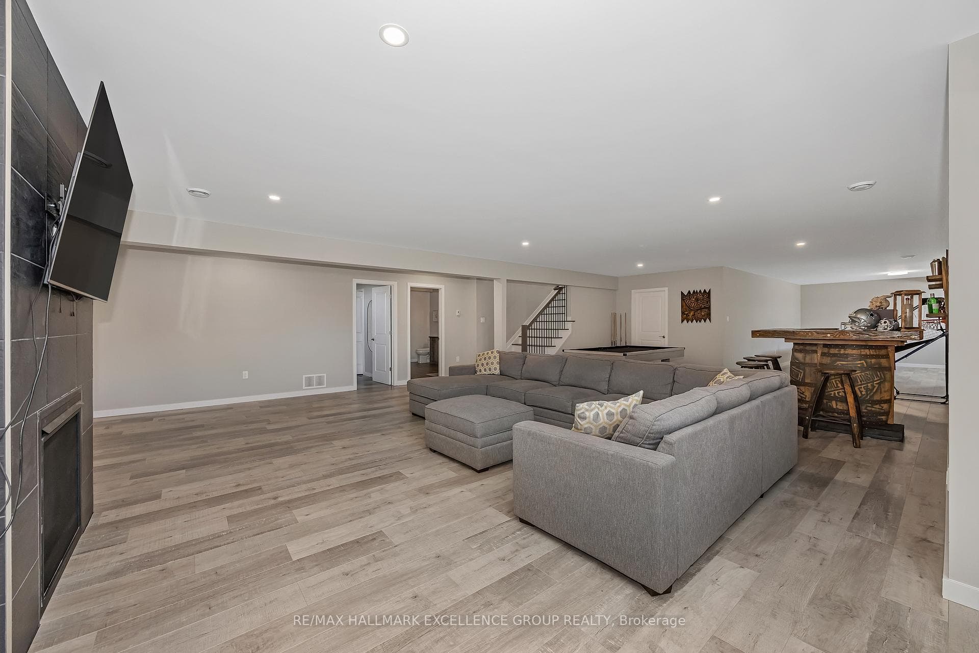 921 Colette Street photo 31