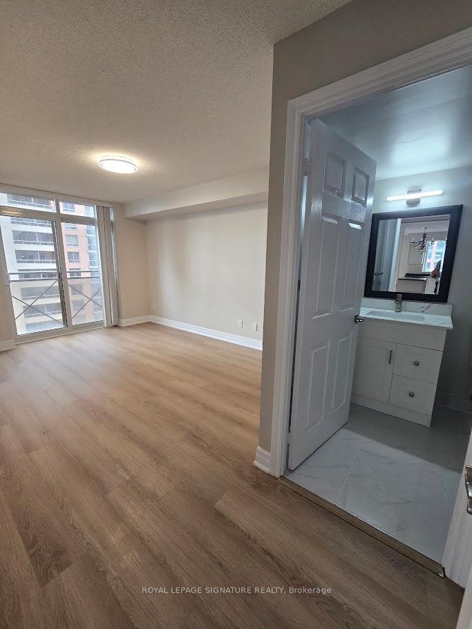 5229 Dundas Street Unit 1610 photo 12