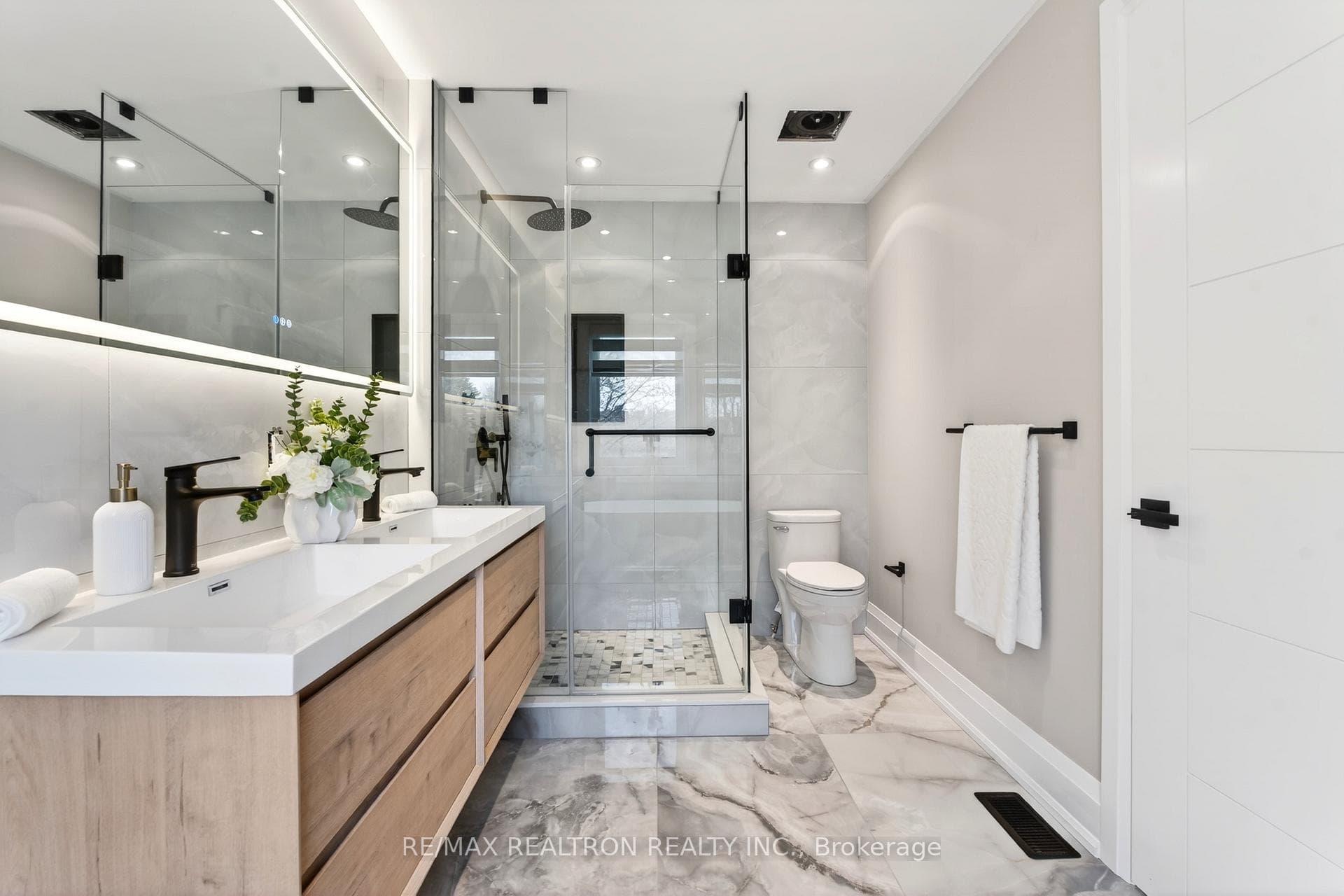 792 Midland Avenue photo 31