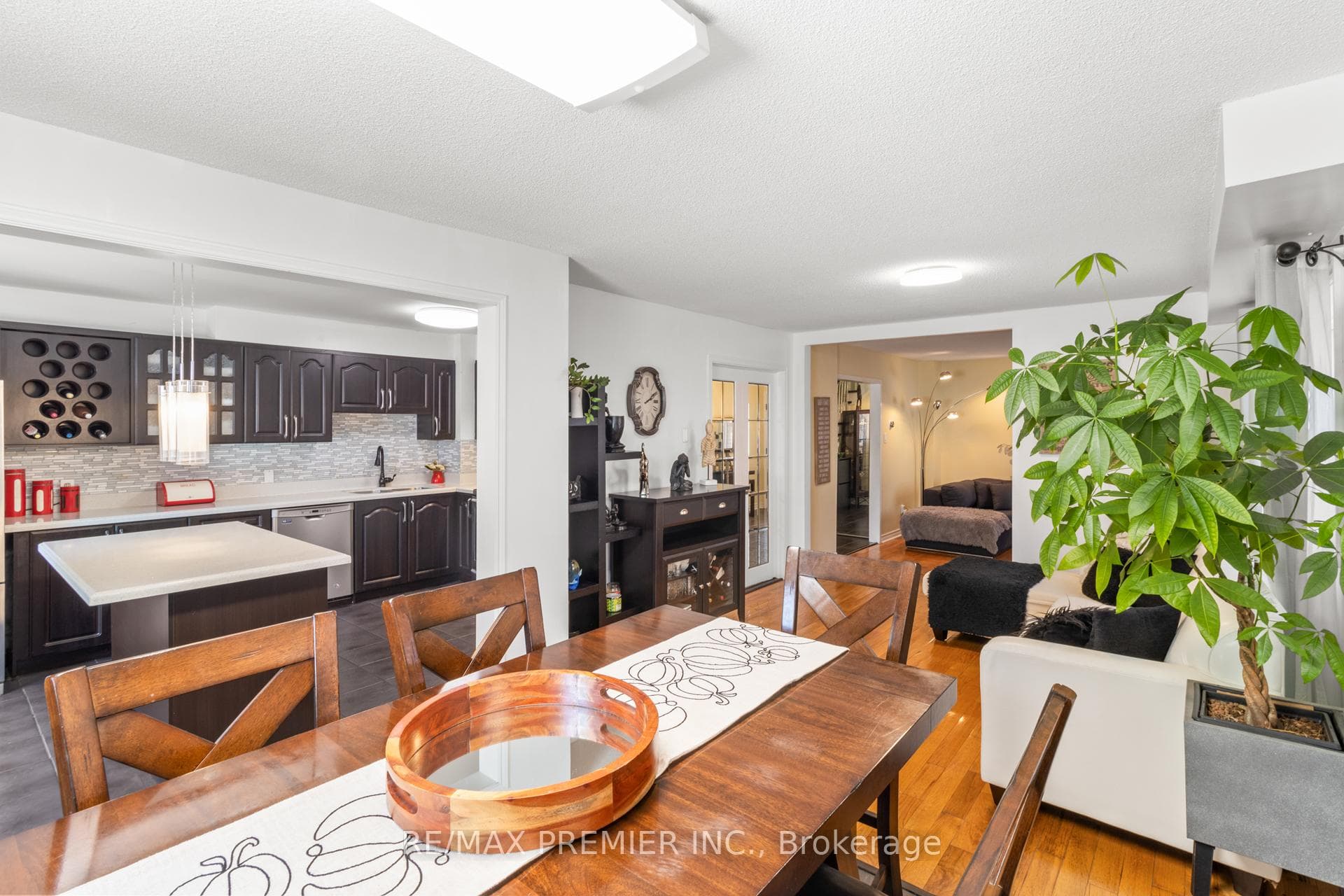 26 Ecclestone Drive photo 14