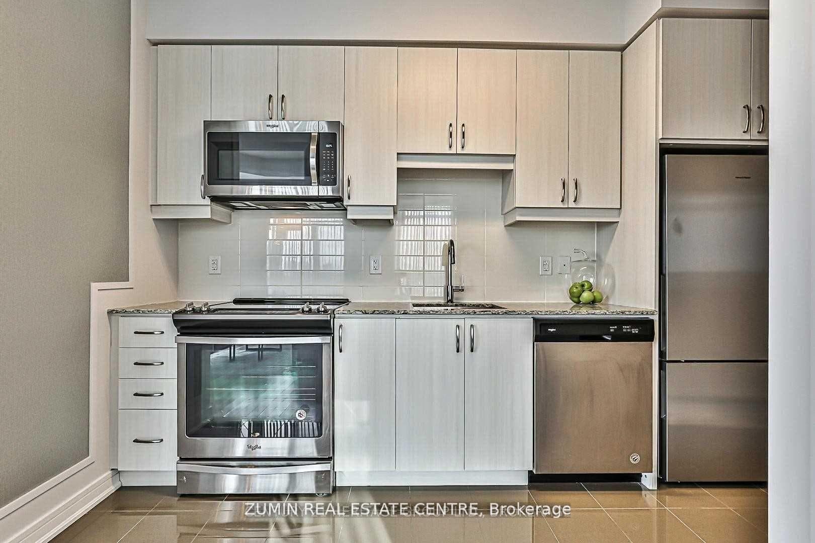 9191 Yonge Street Unit 803 photo 17