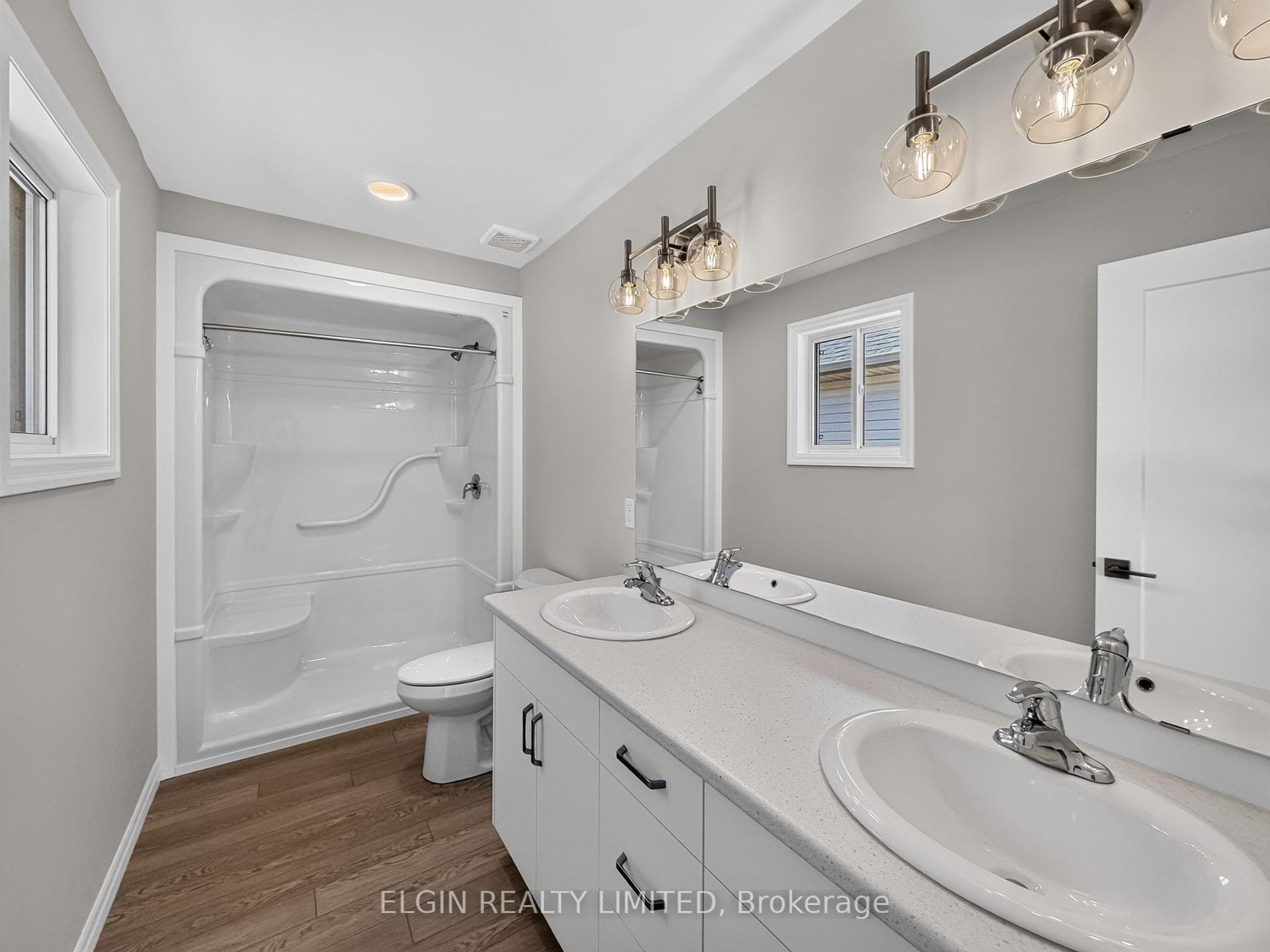 30 Hemlock Crescent photo 14
