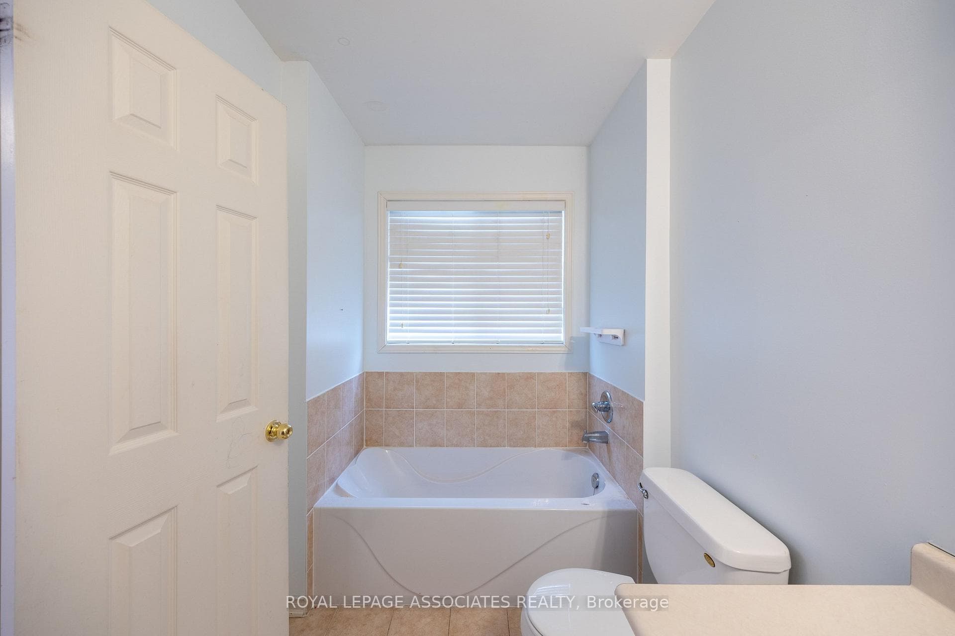 77 Andriana Crescent photo 21