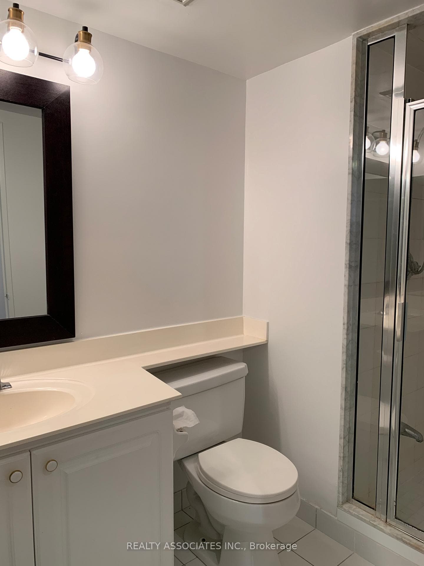 88 Corporate Drive Unit 705A photo 8