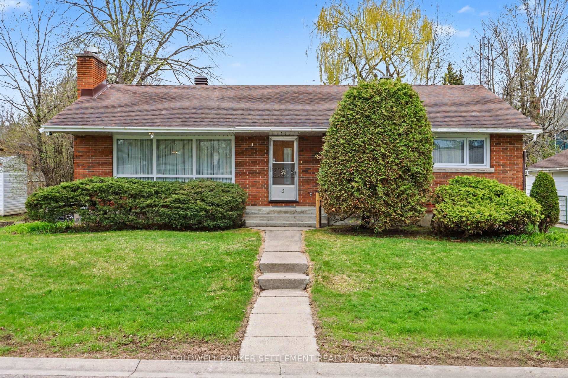 2 Glenview Crescent photo 2