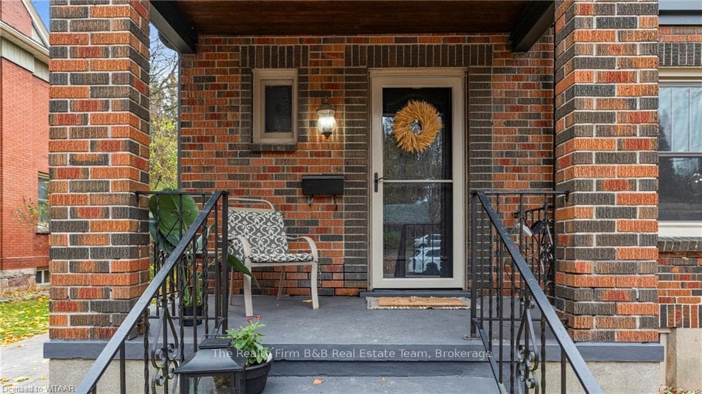 596 GRANT Street photo 5