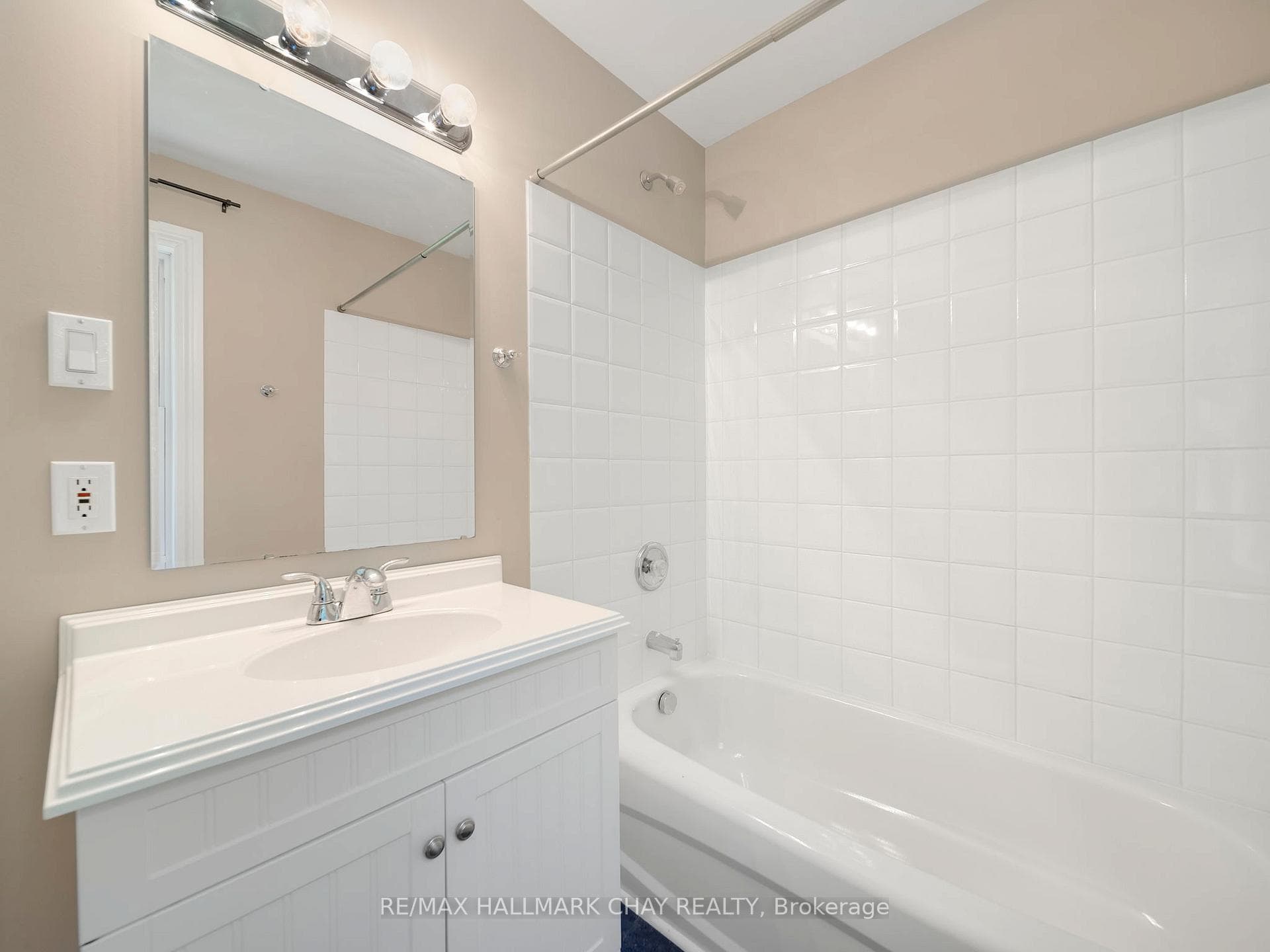 1020 Sutherland Way photo 17