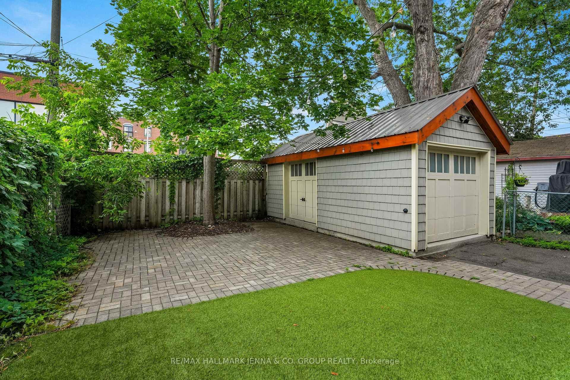 50 Willard Street photo 40